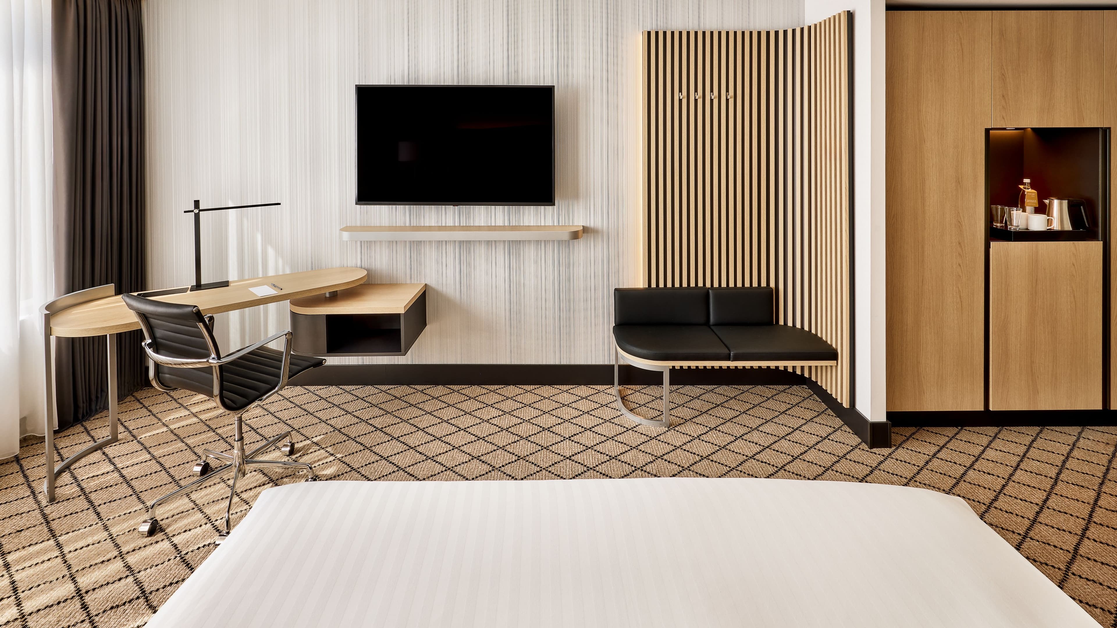 Stadium side room - Image 3