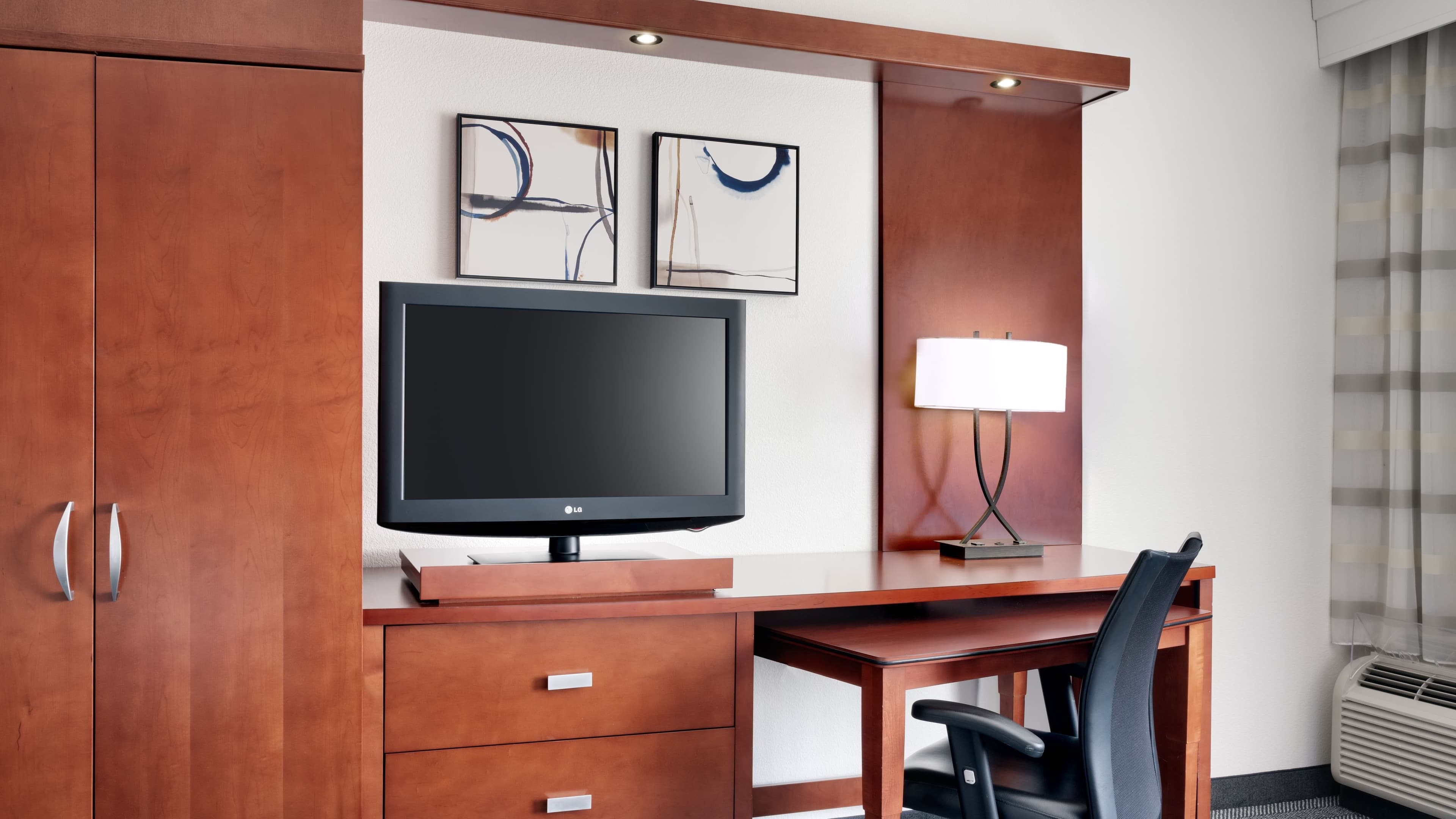 King Guest Room - Image 3