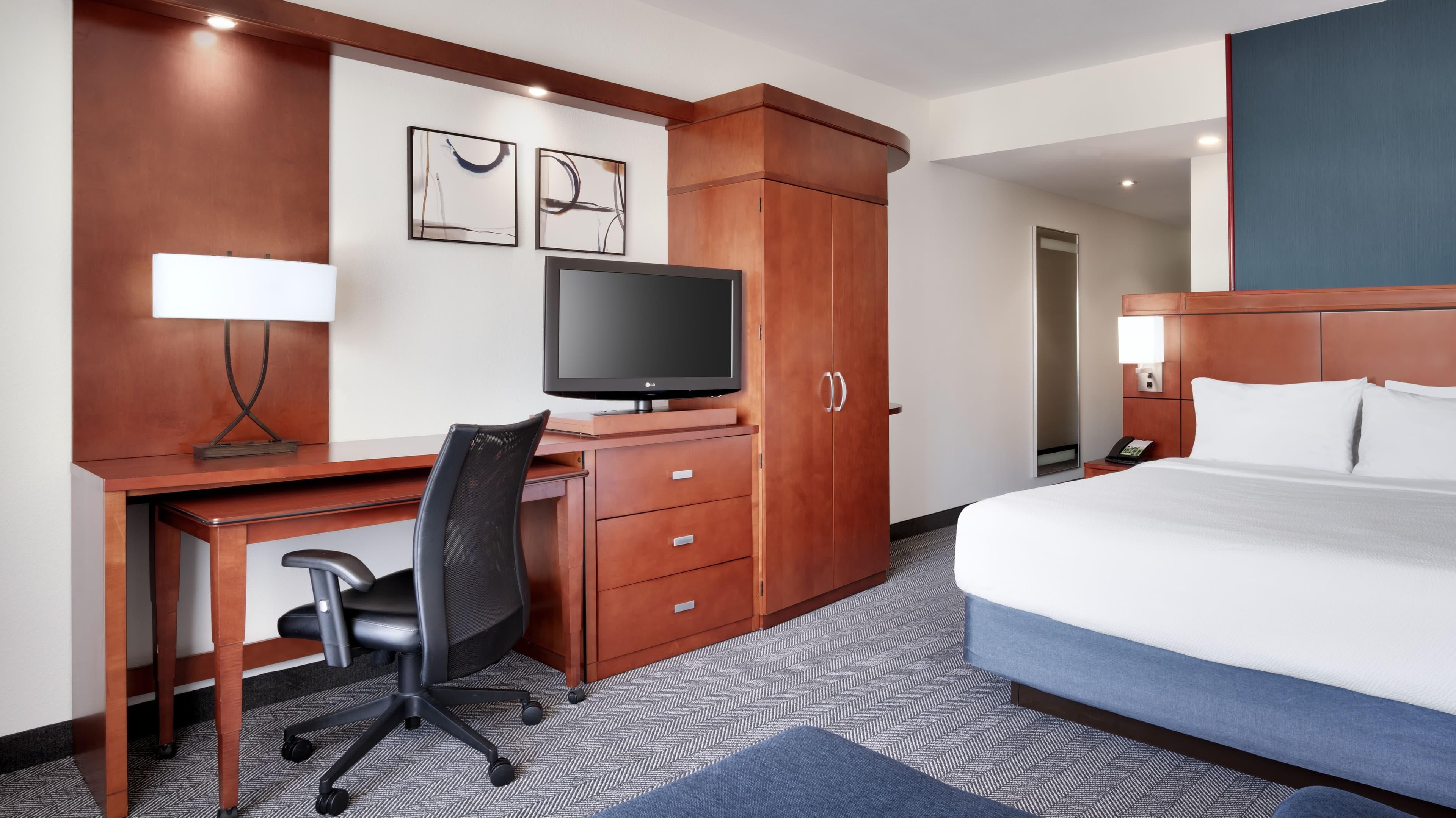 King Guest Room - Image 1