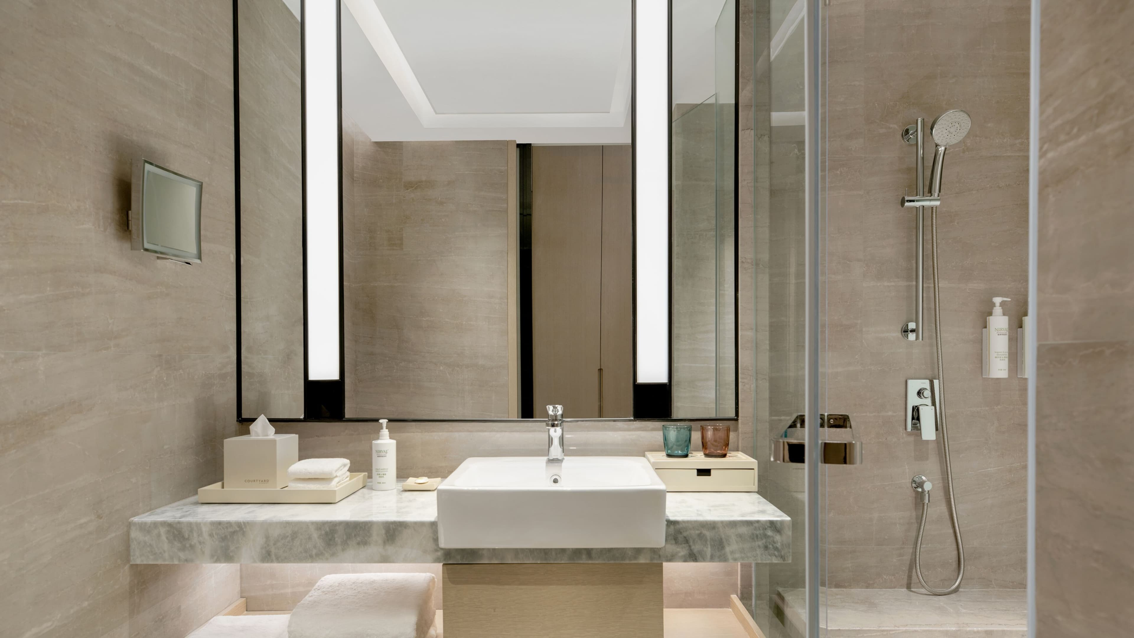 Courtyard Deluxe - Image 3