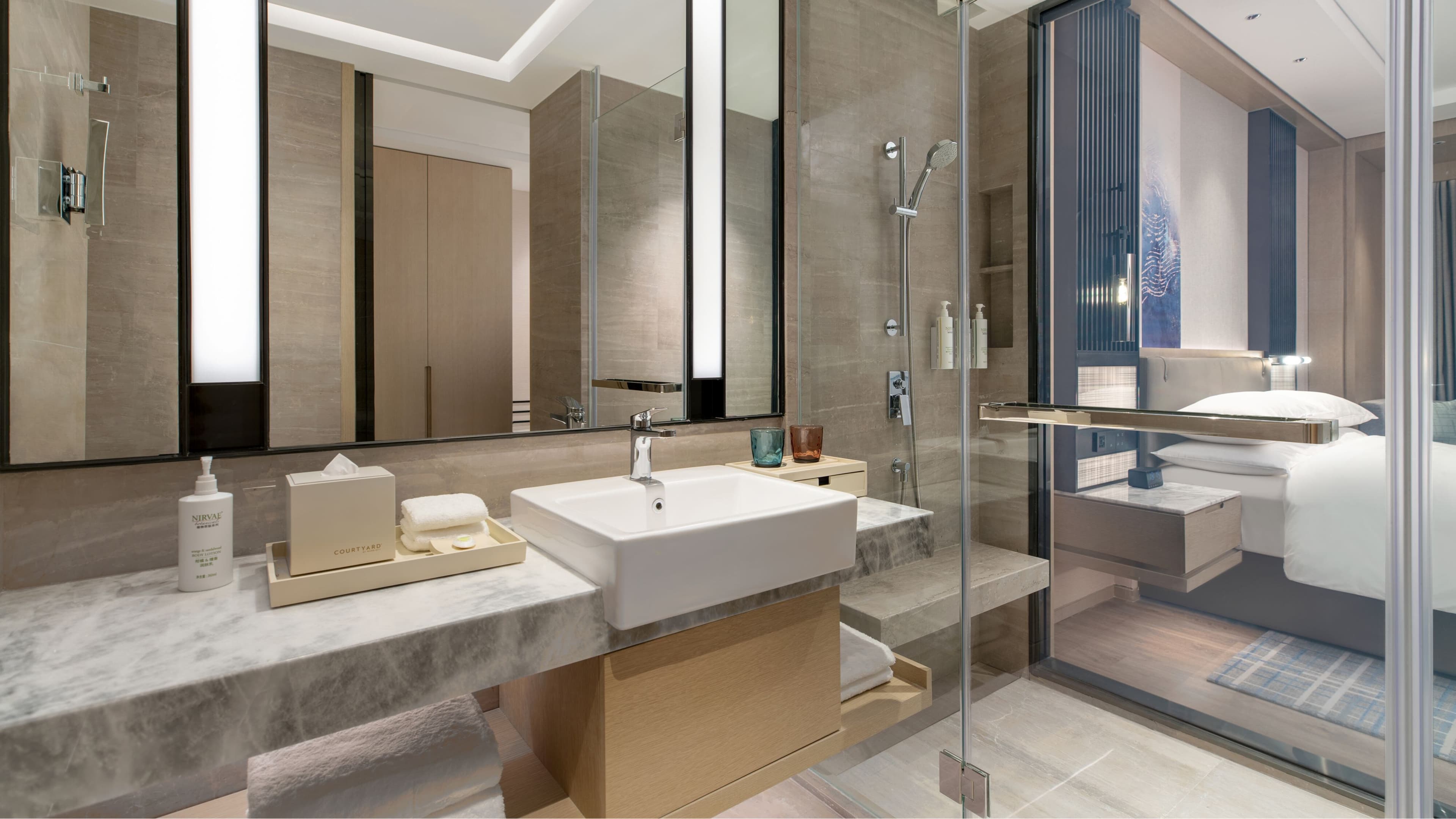 Courtyard Deluxe - Image 4