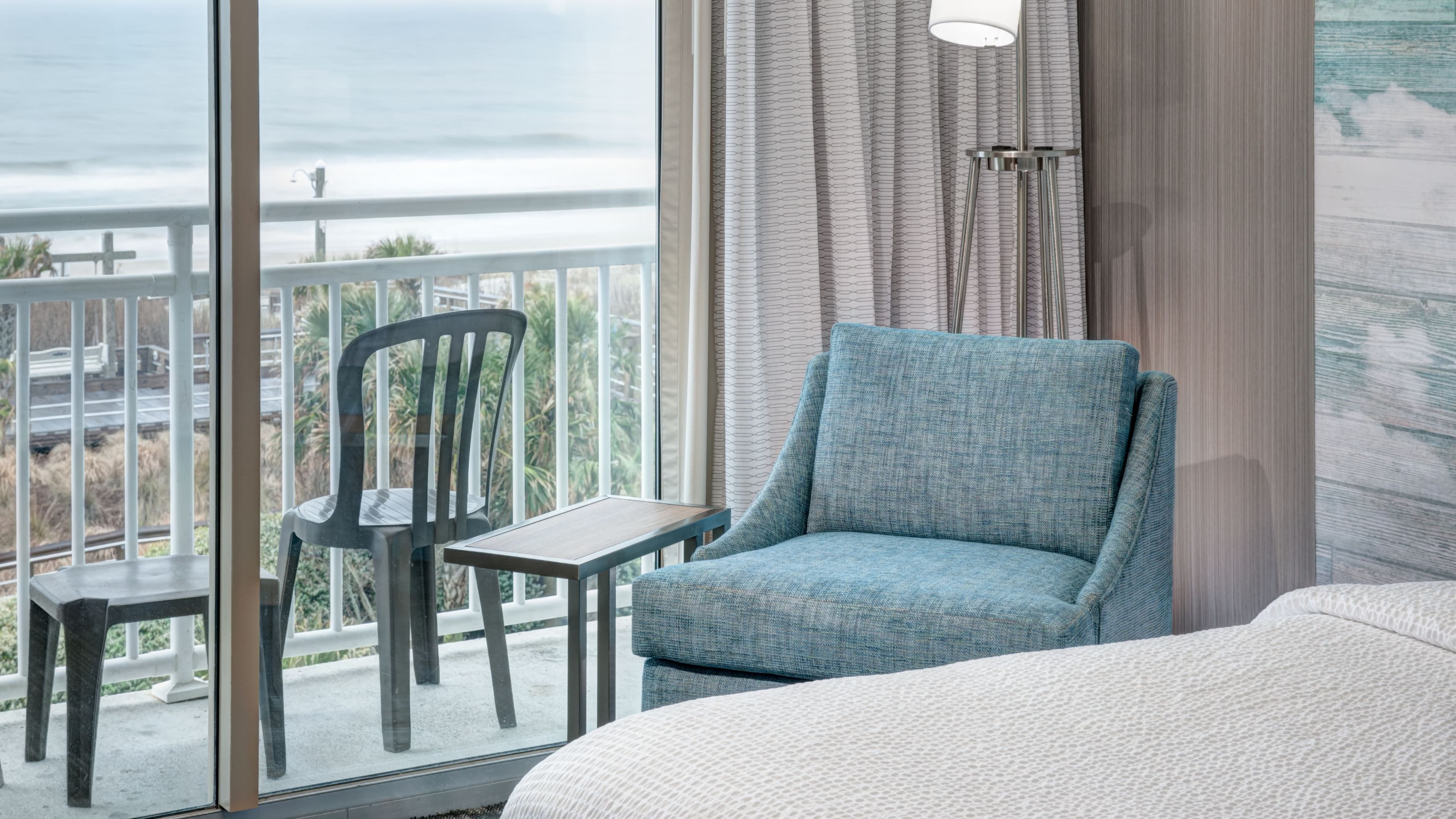 Deluxe Guest room - Image 5