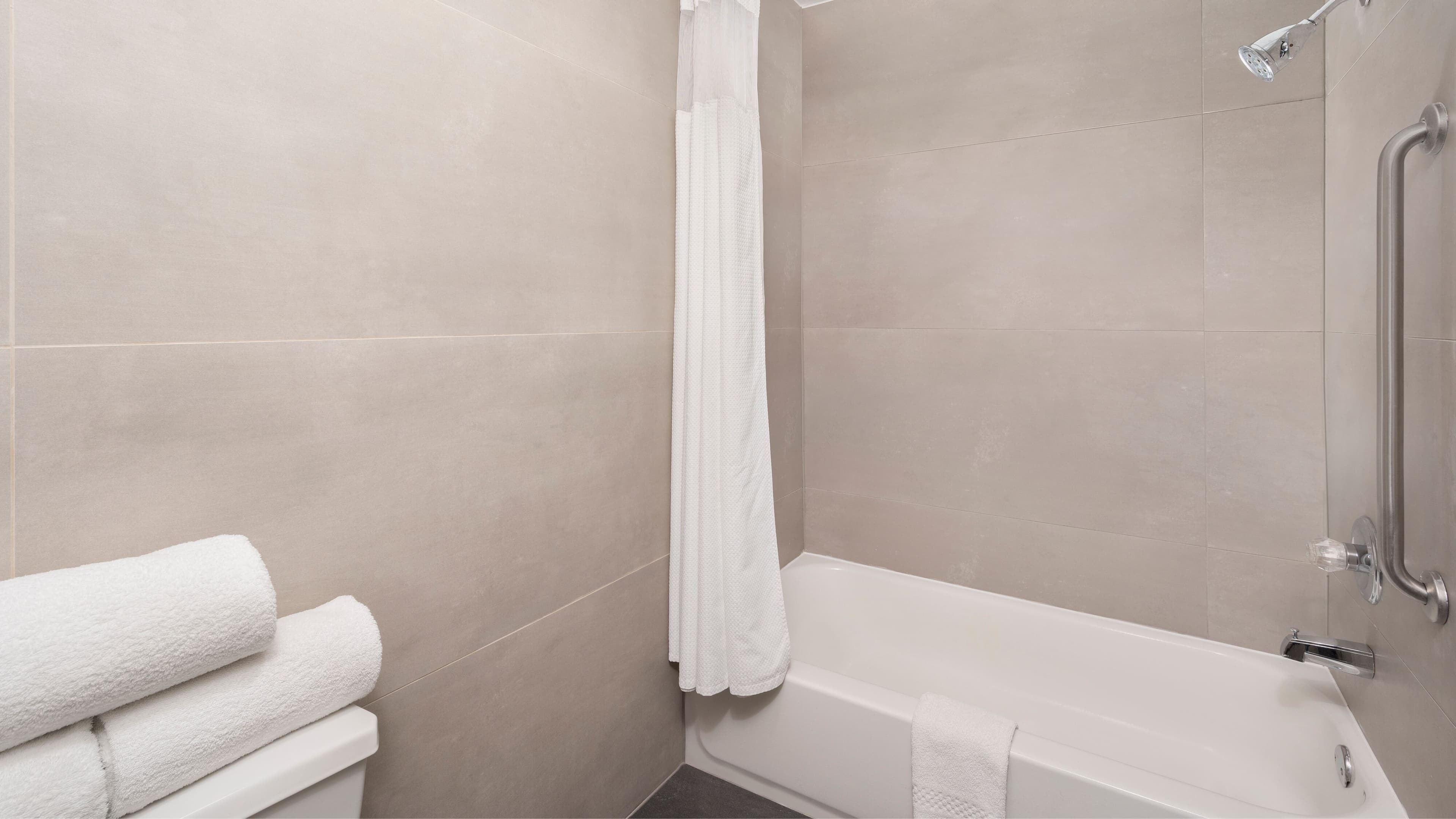 Executive King Balcony - Image 3