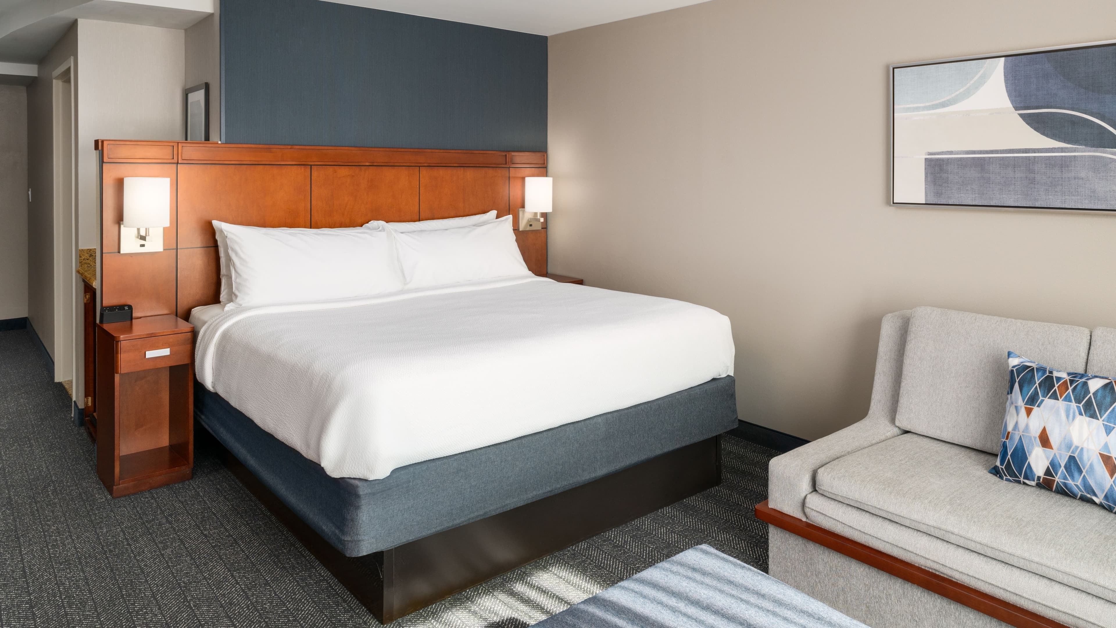 Newly Renovated King - Image 2