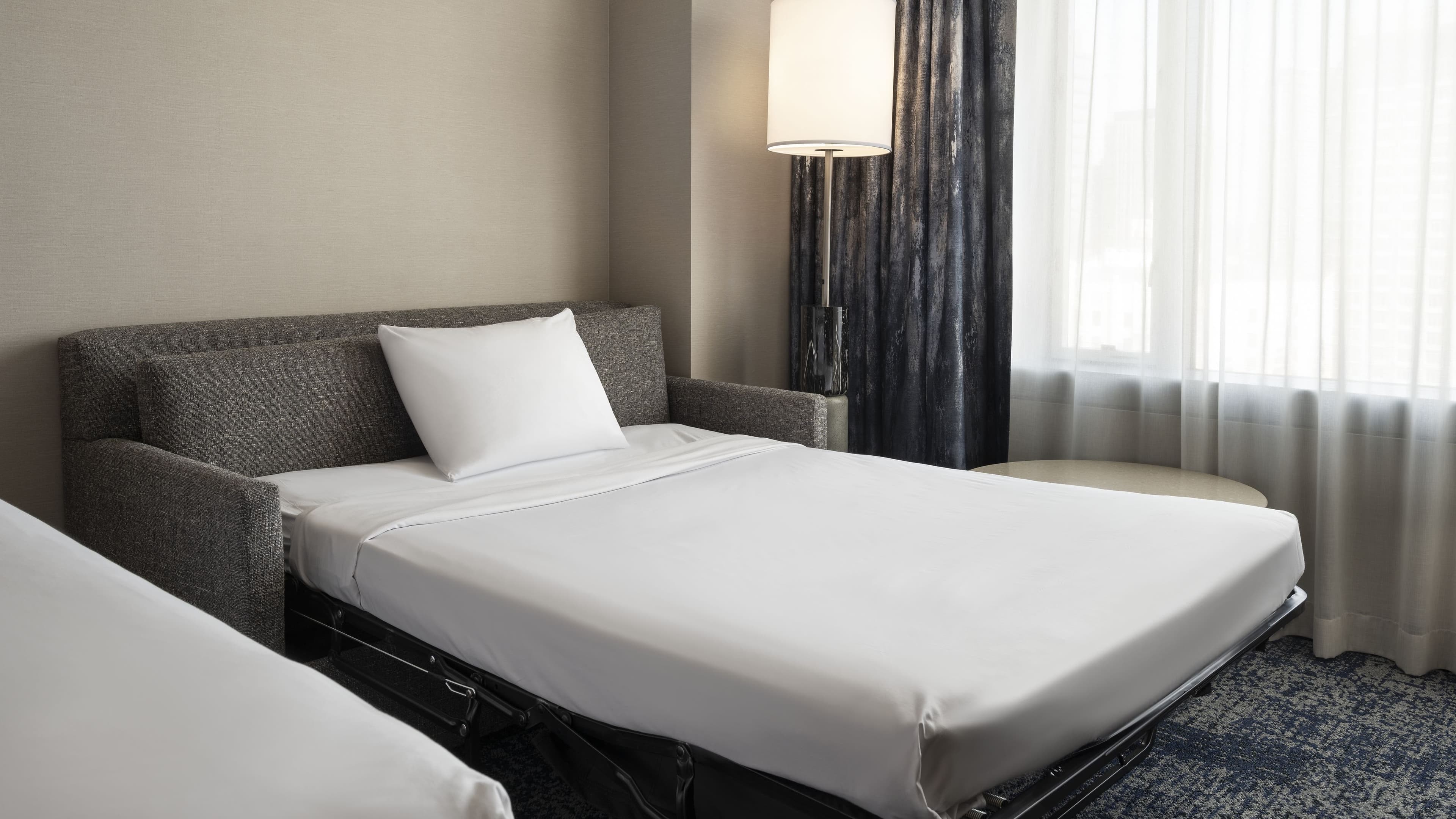 King Guest Room - Image 4