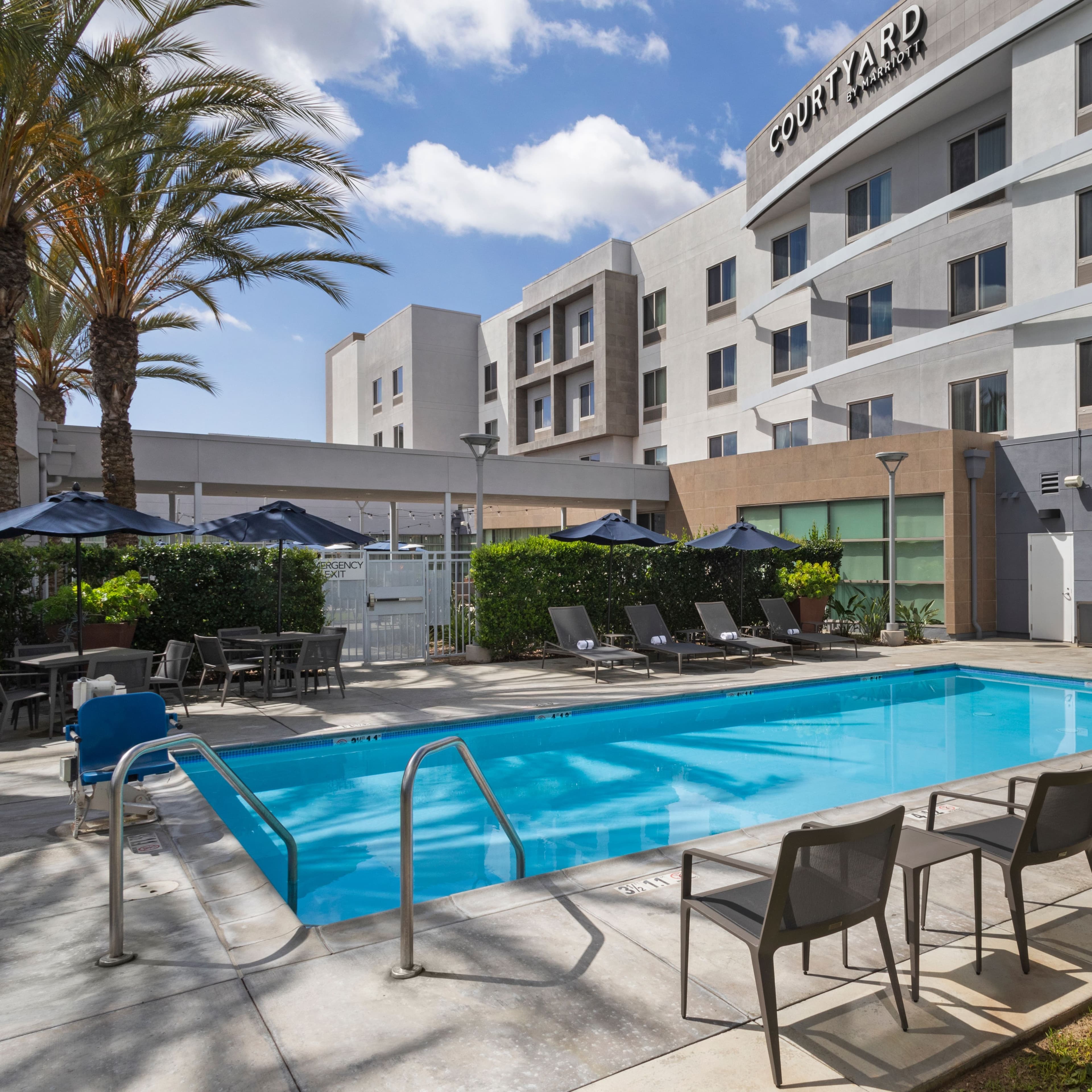 Courtyard Long Beach Airport