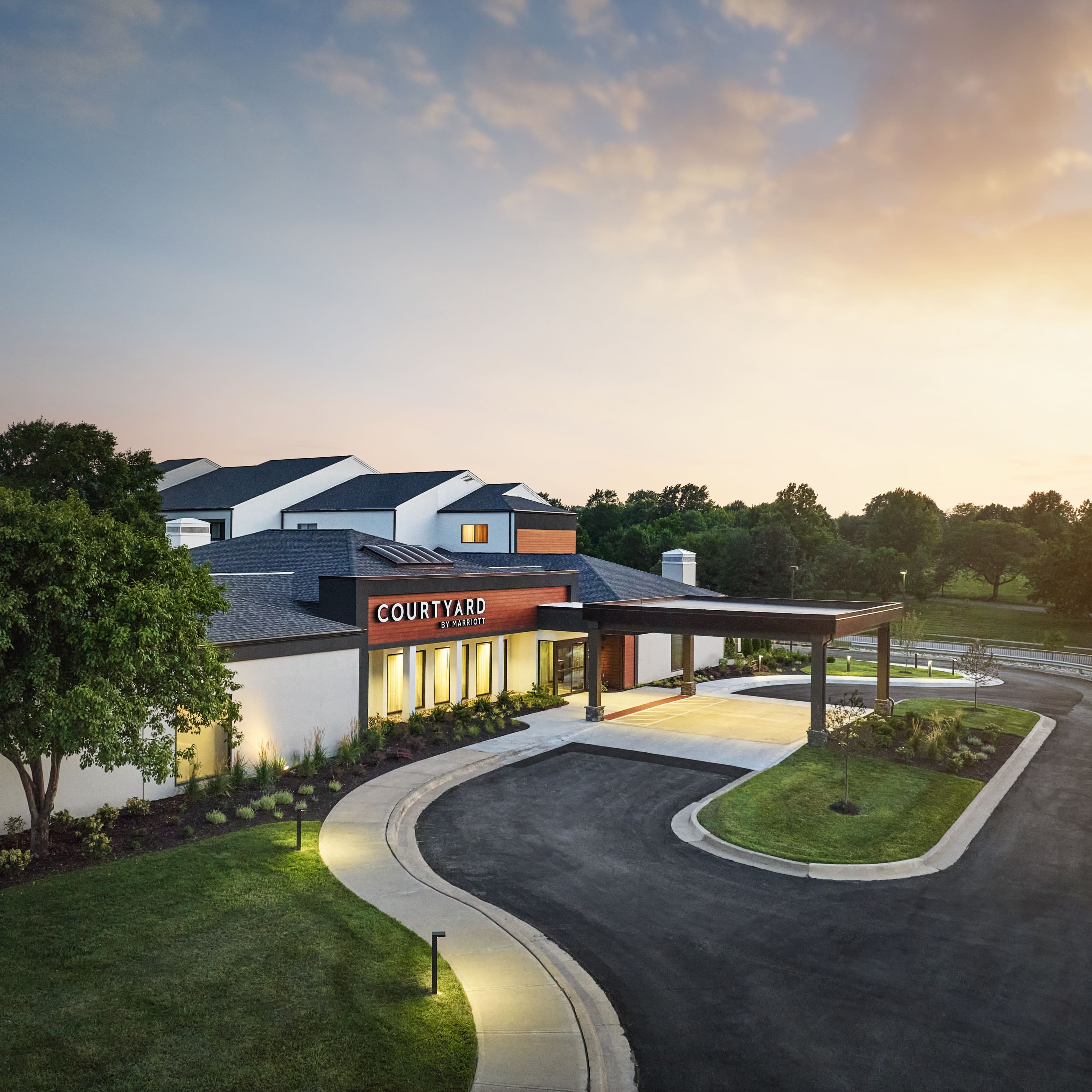 Courtyard Kansas City Overland Park/Metcalf, South of College Boulevard