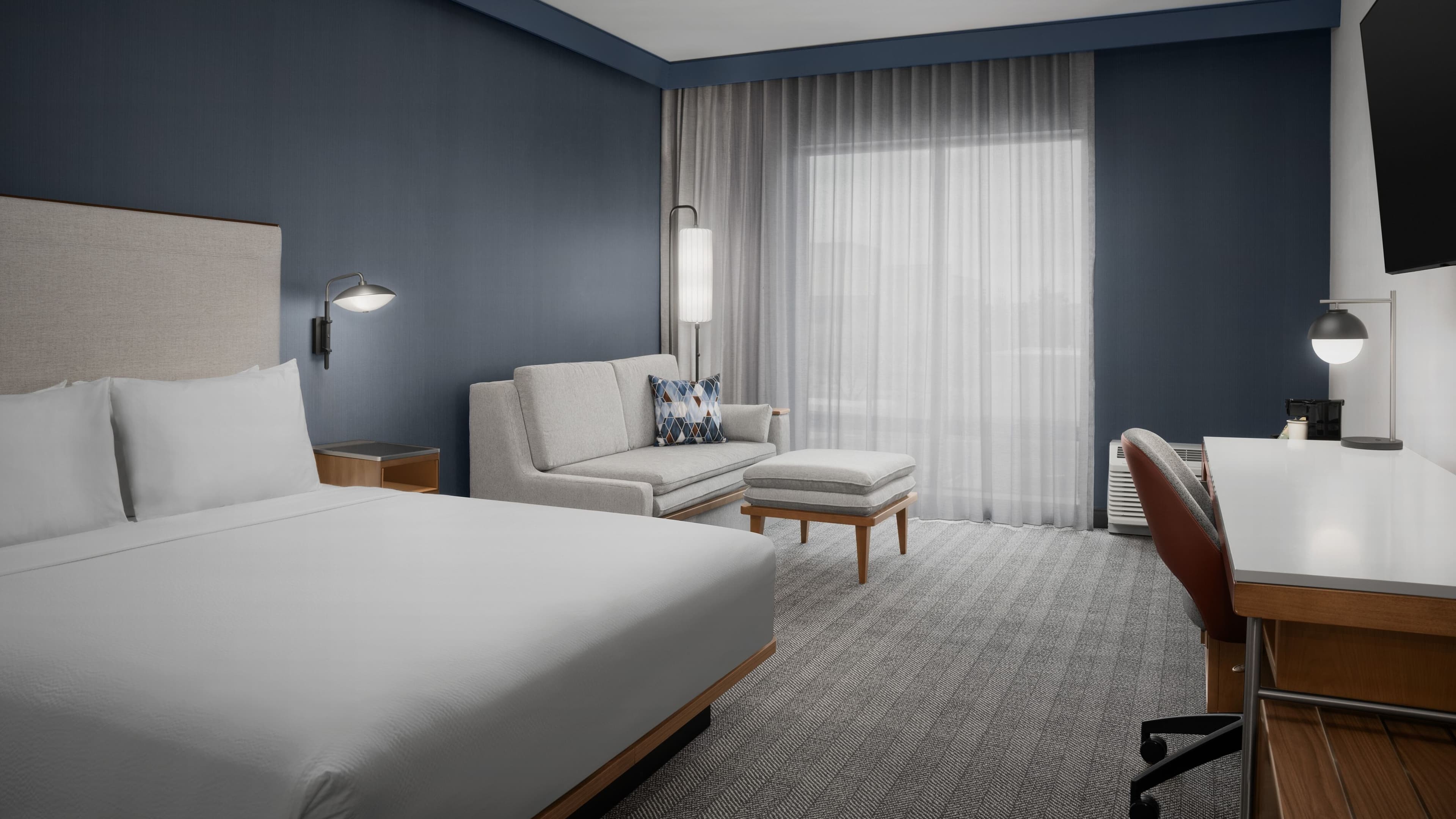 1 King Guest Room - Image 1