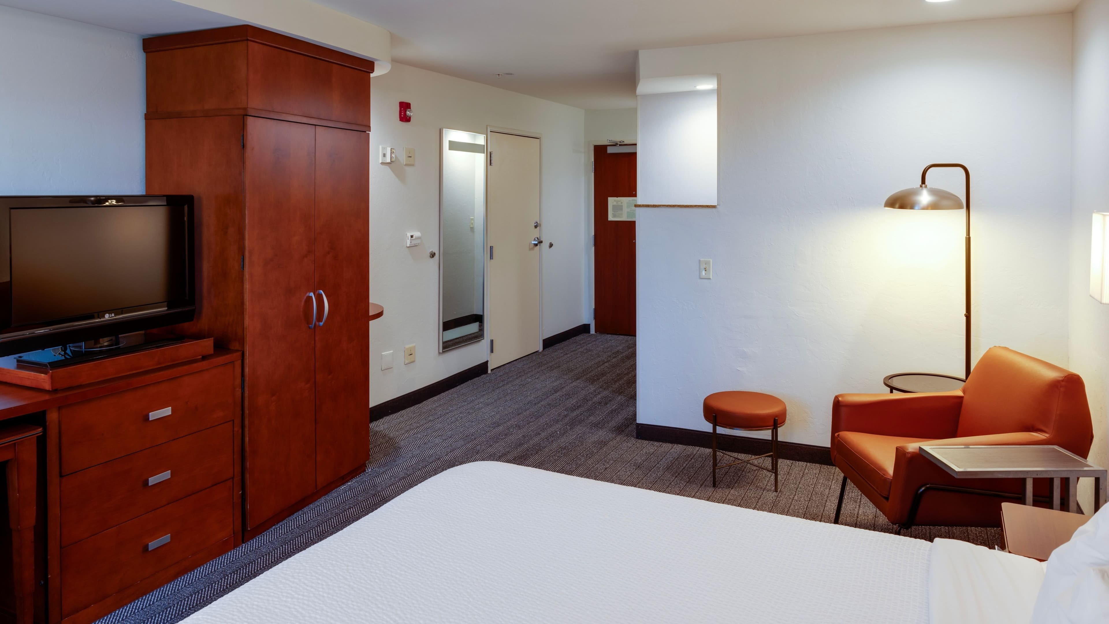 1 King bed Room - Image 3