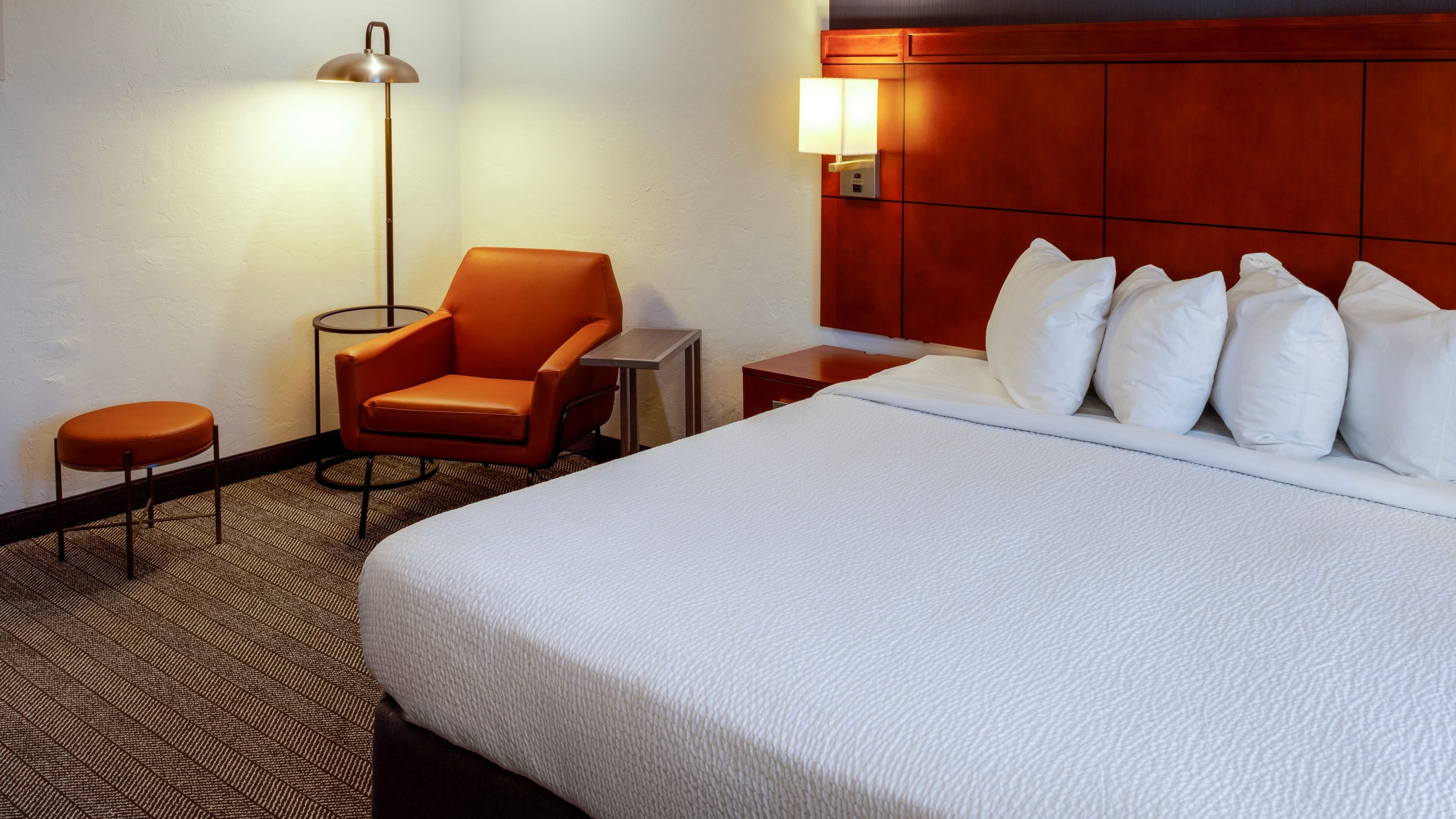 1 King bed Room - Image 2