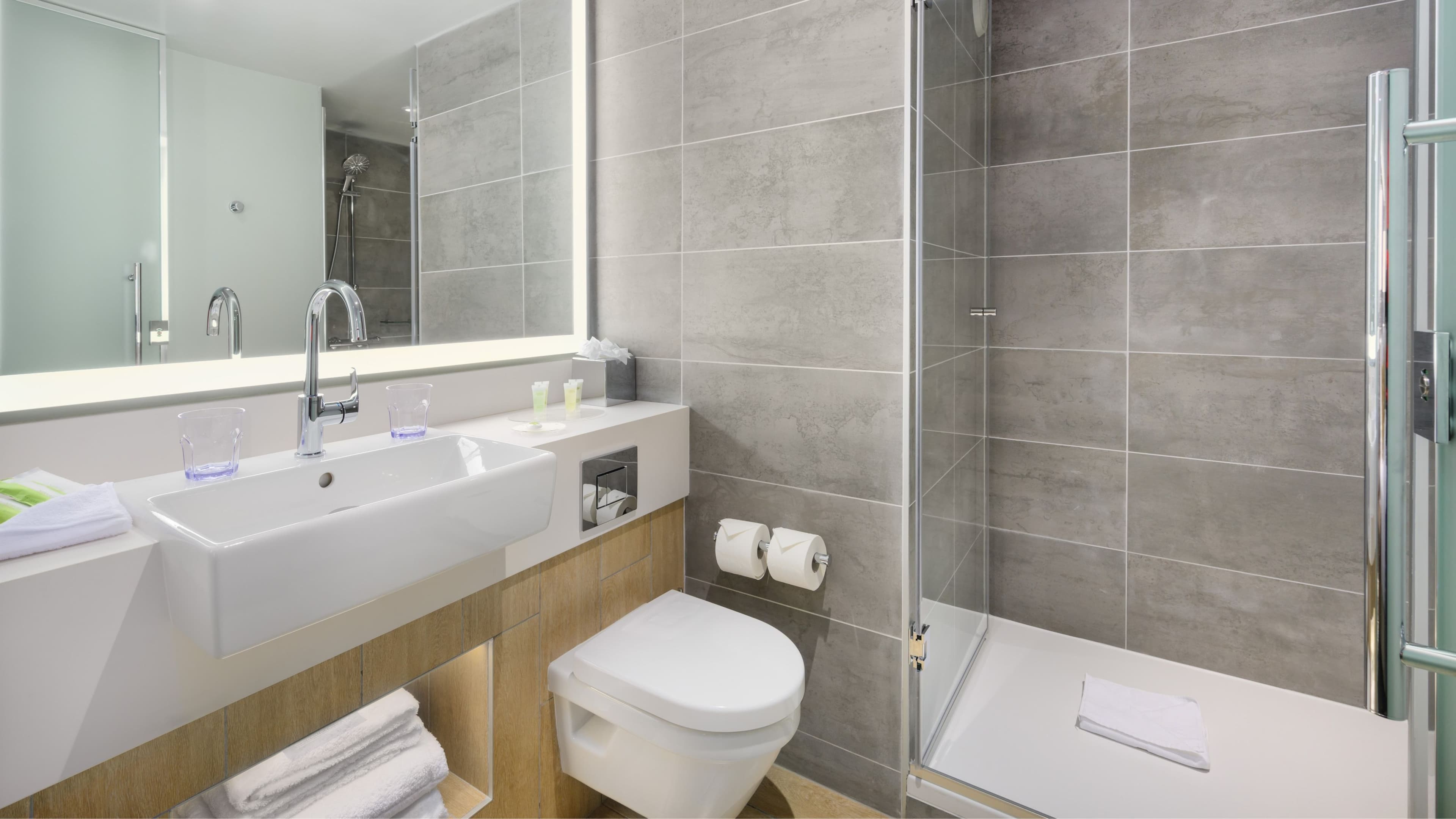 Deluxe Room - Image 9