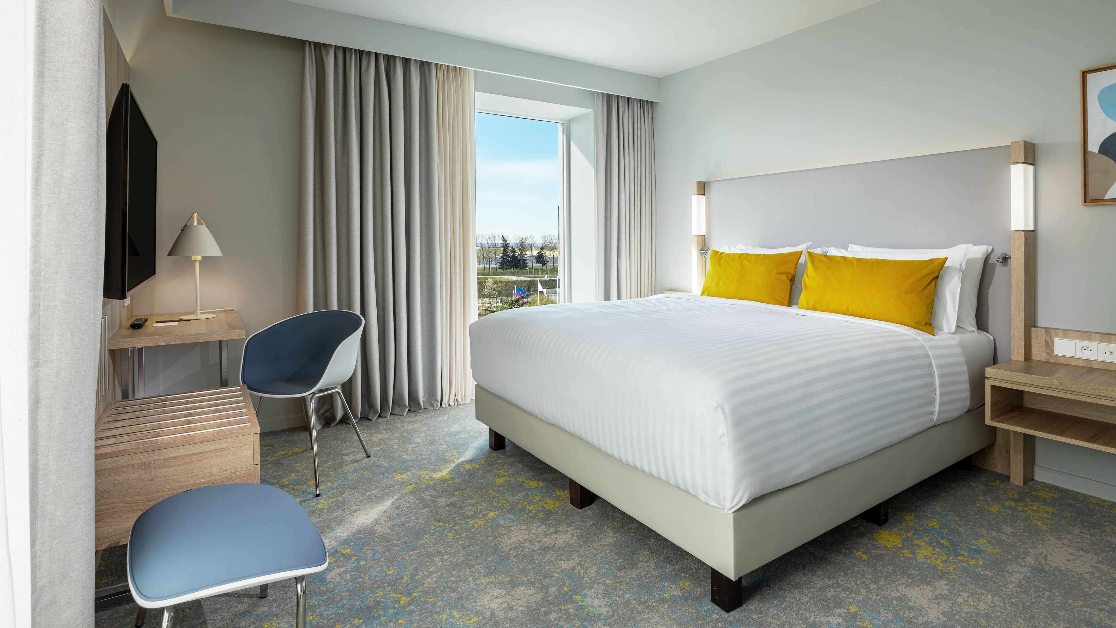 Deluxe Room - Image 1