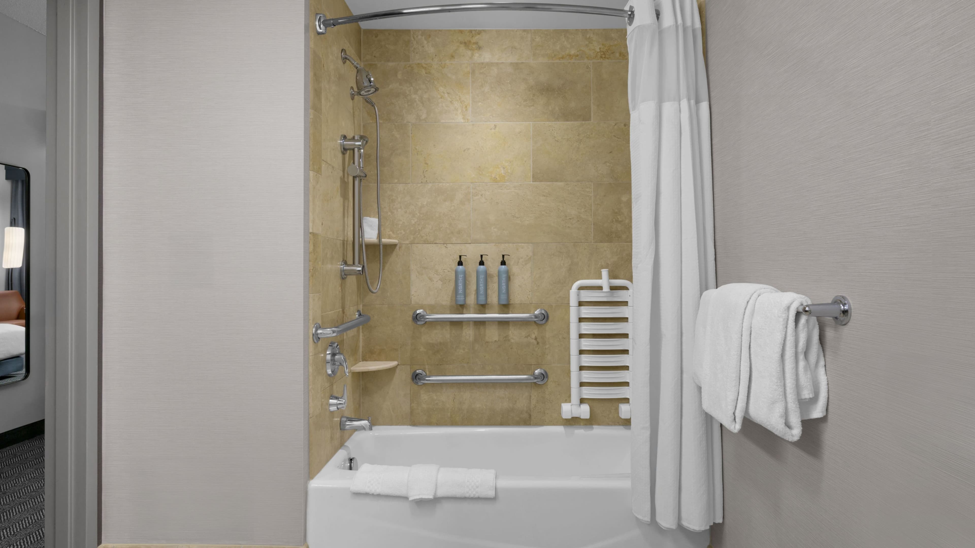 Queen Queen Guest Room - Image 5