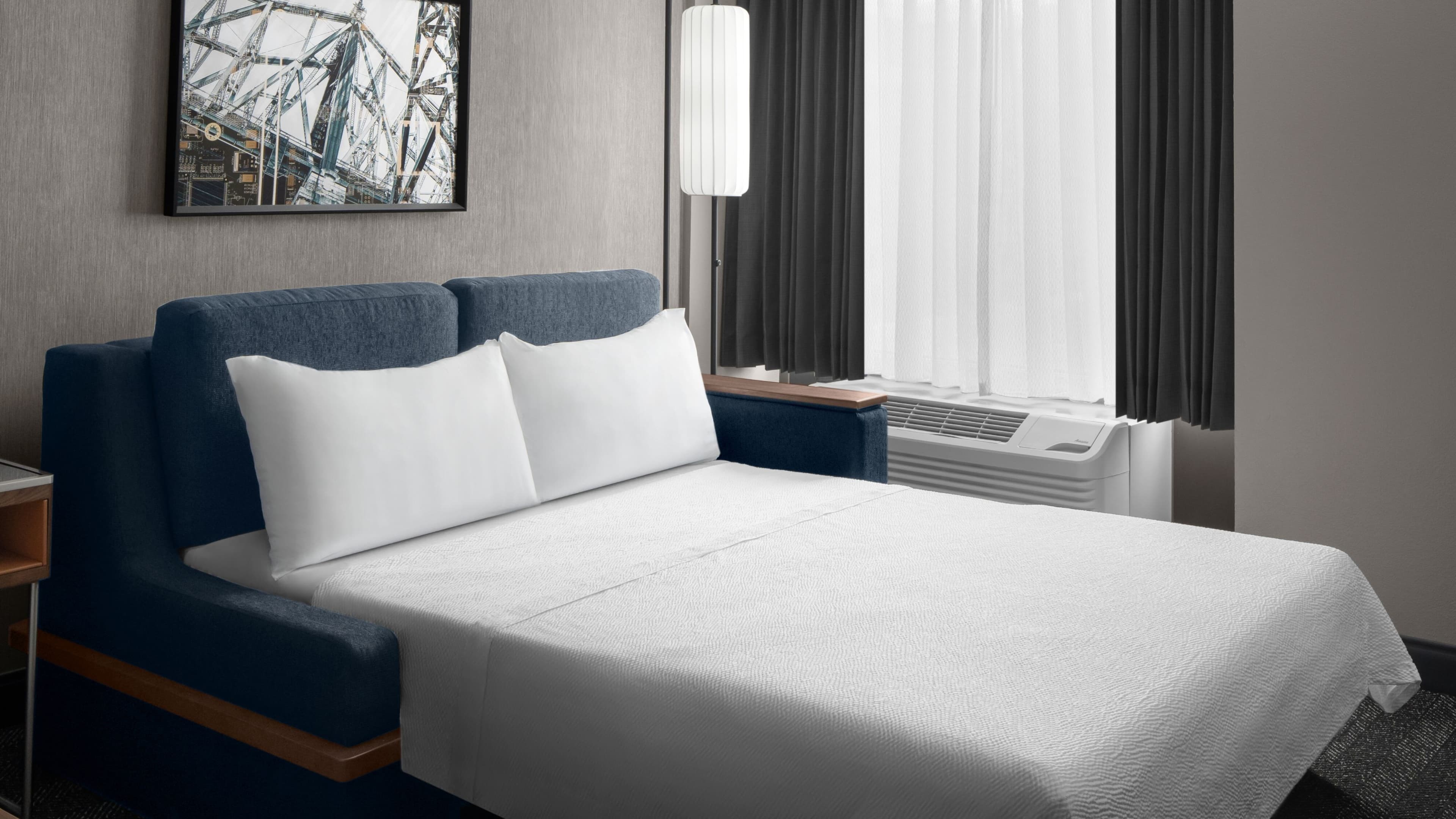 King Guest Room - Image 4