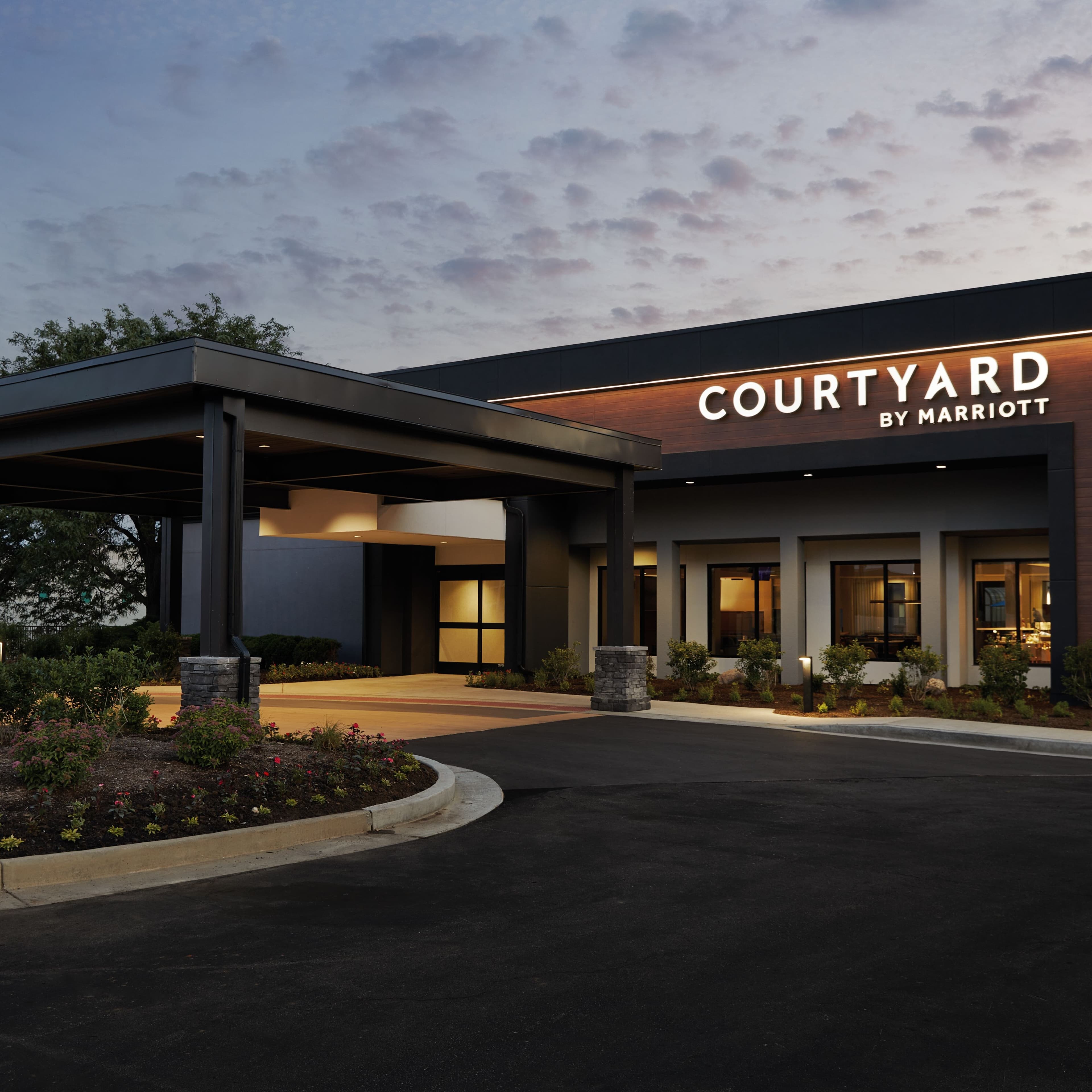 Courtyard St Louis Downtown West