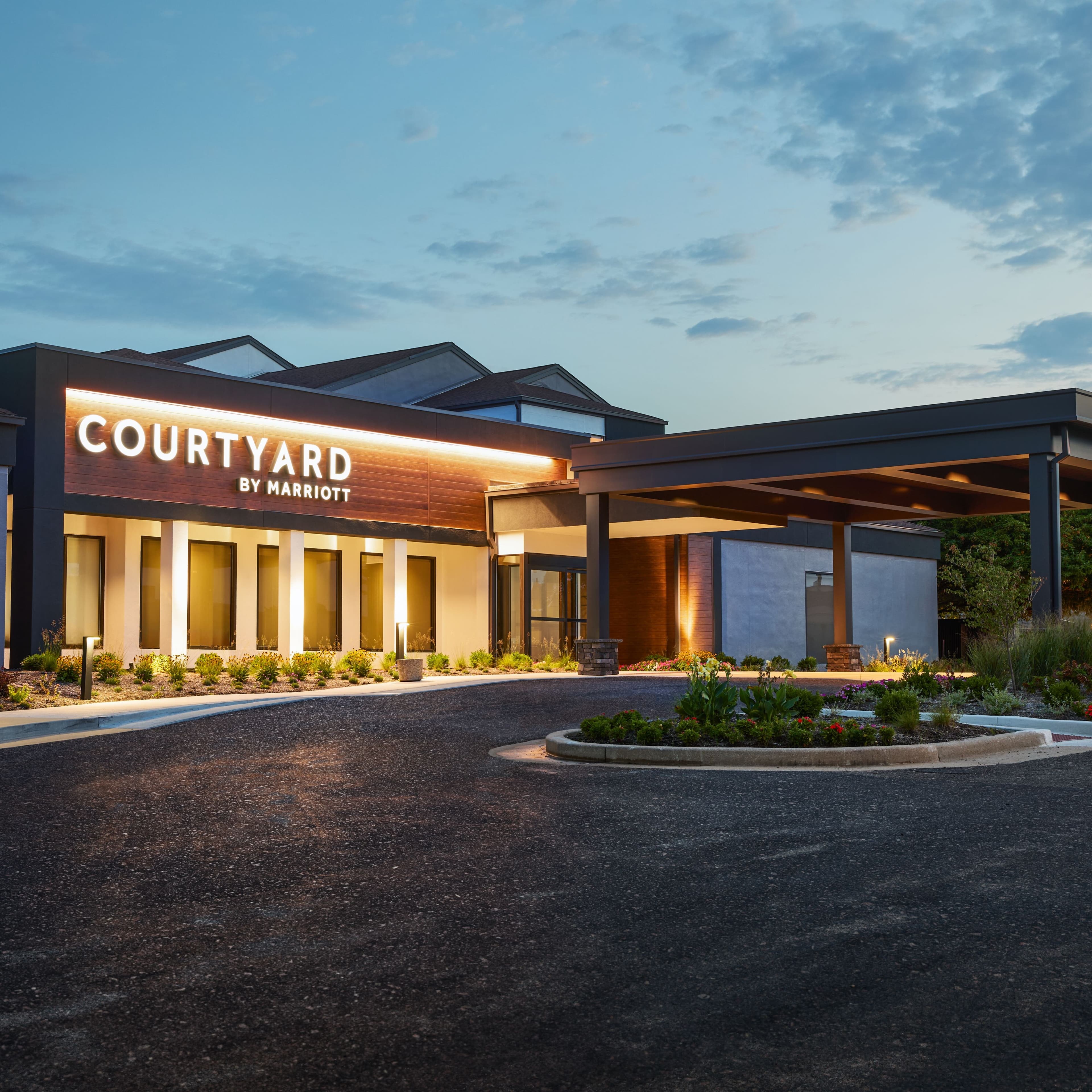 Courtyard St. Louis Westport Plaza