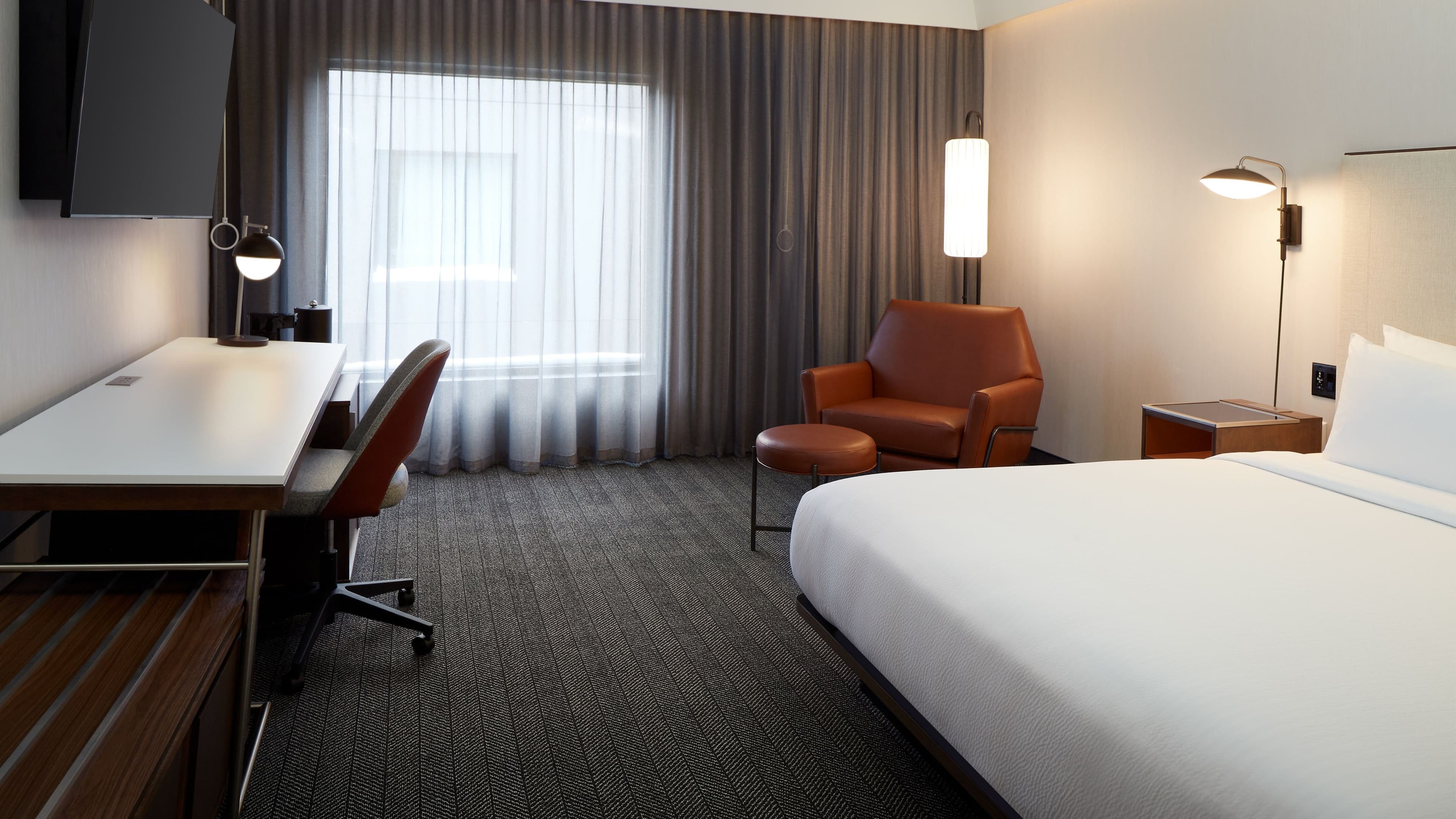 King Standard bedroom - Image 2