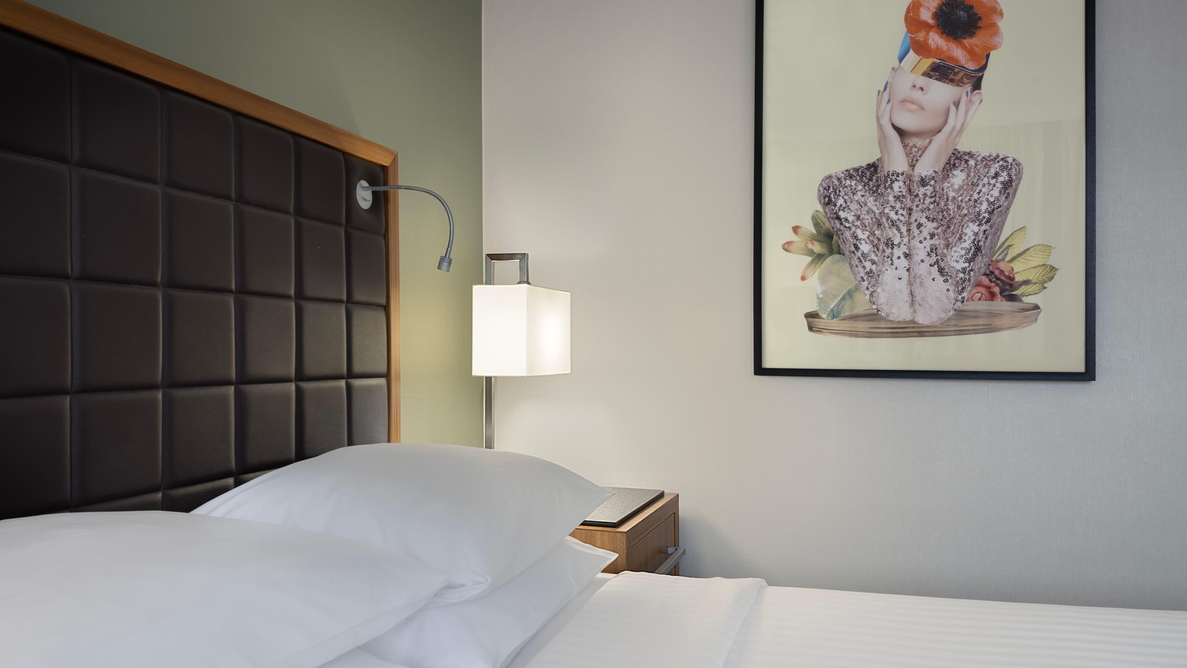 Deluxe Room - Image 3