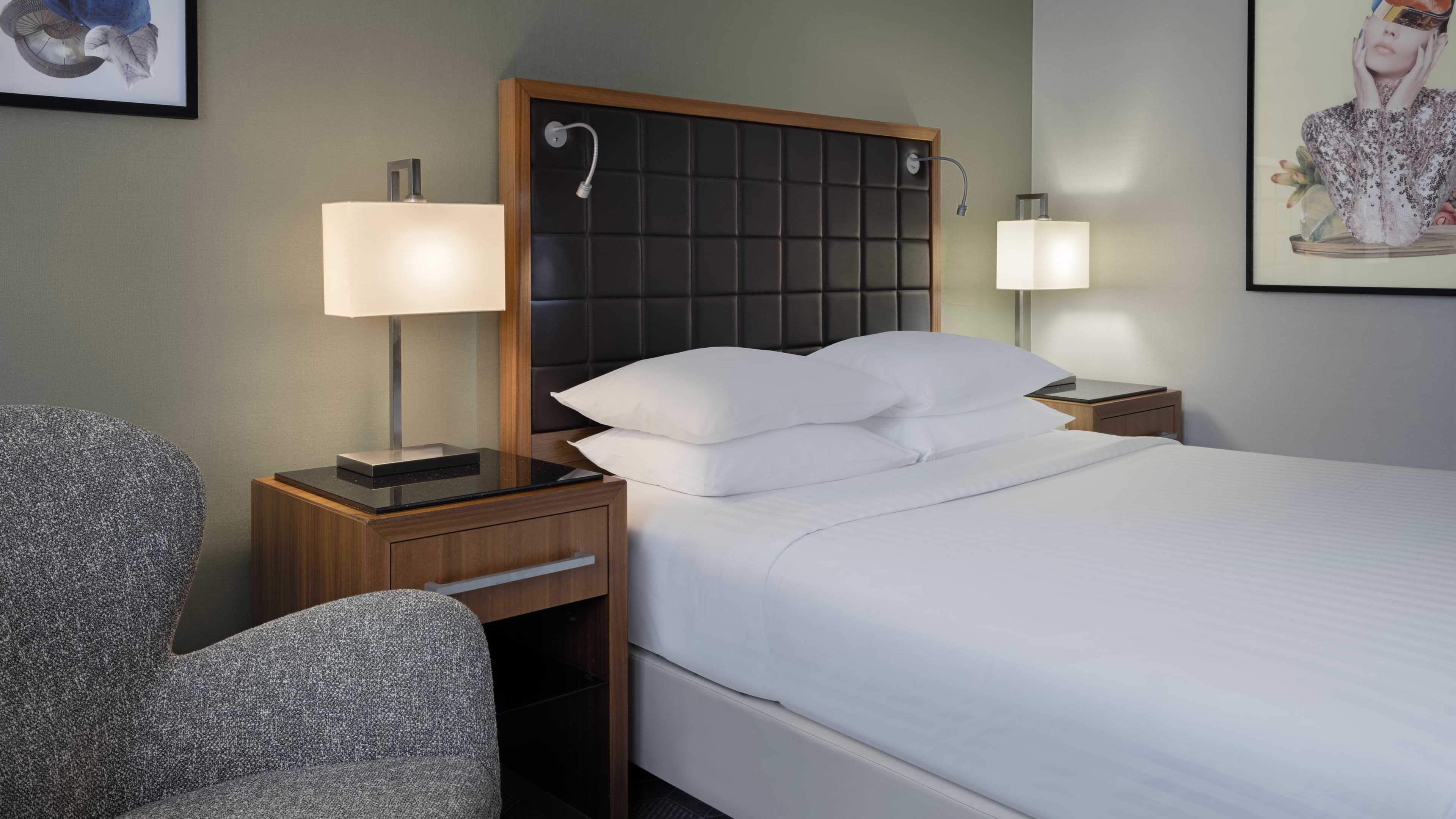 Deluxe Room - Image 2