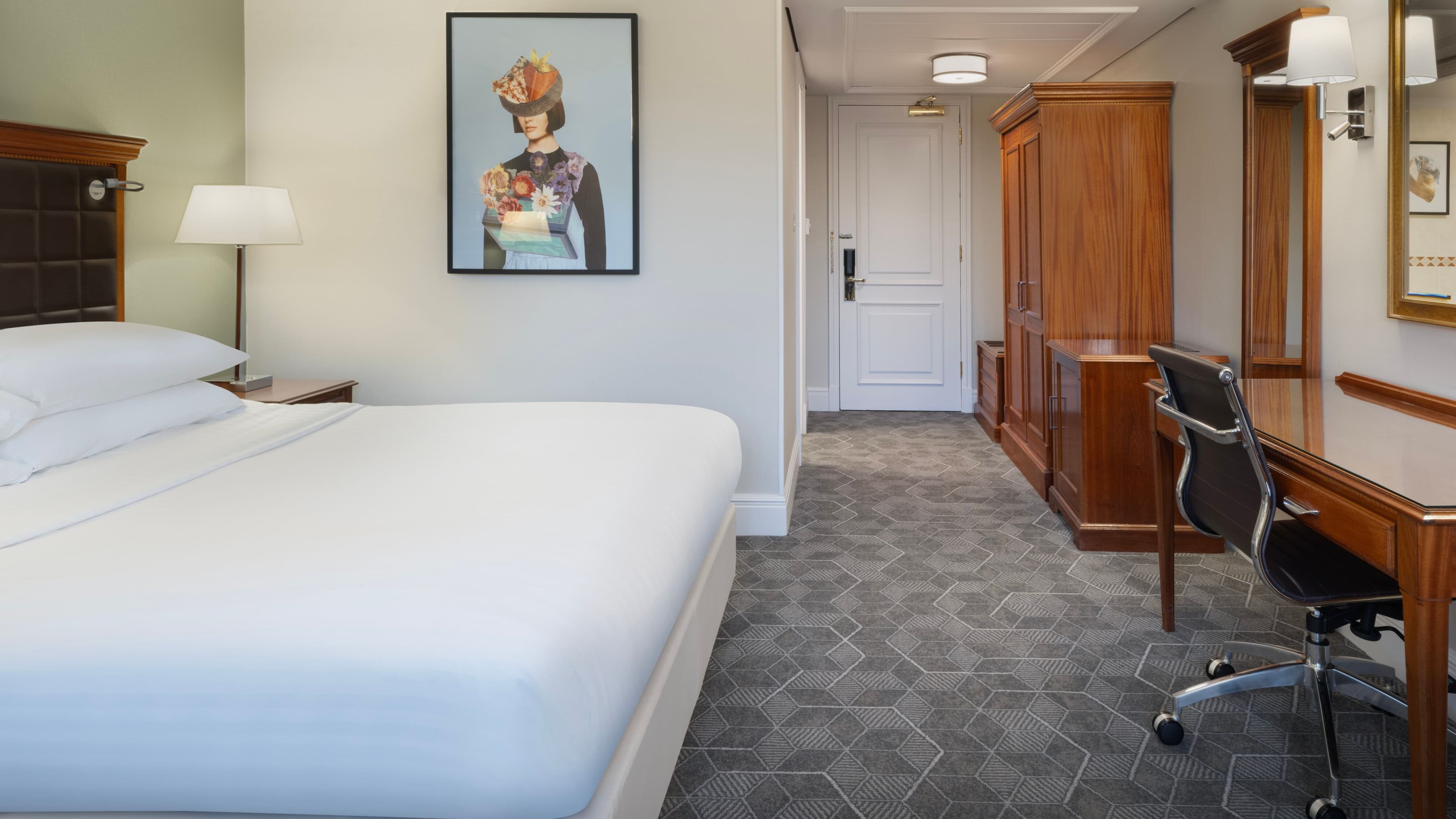 Deluxe Room - Image 1