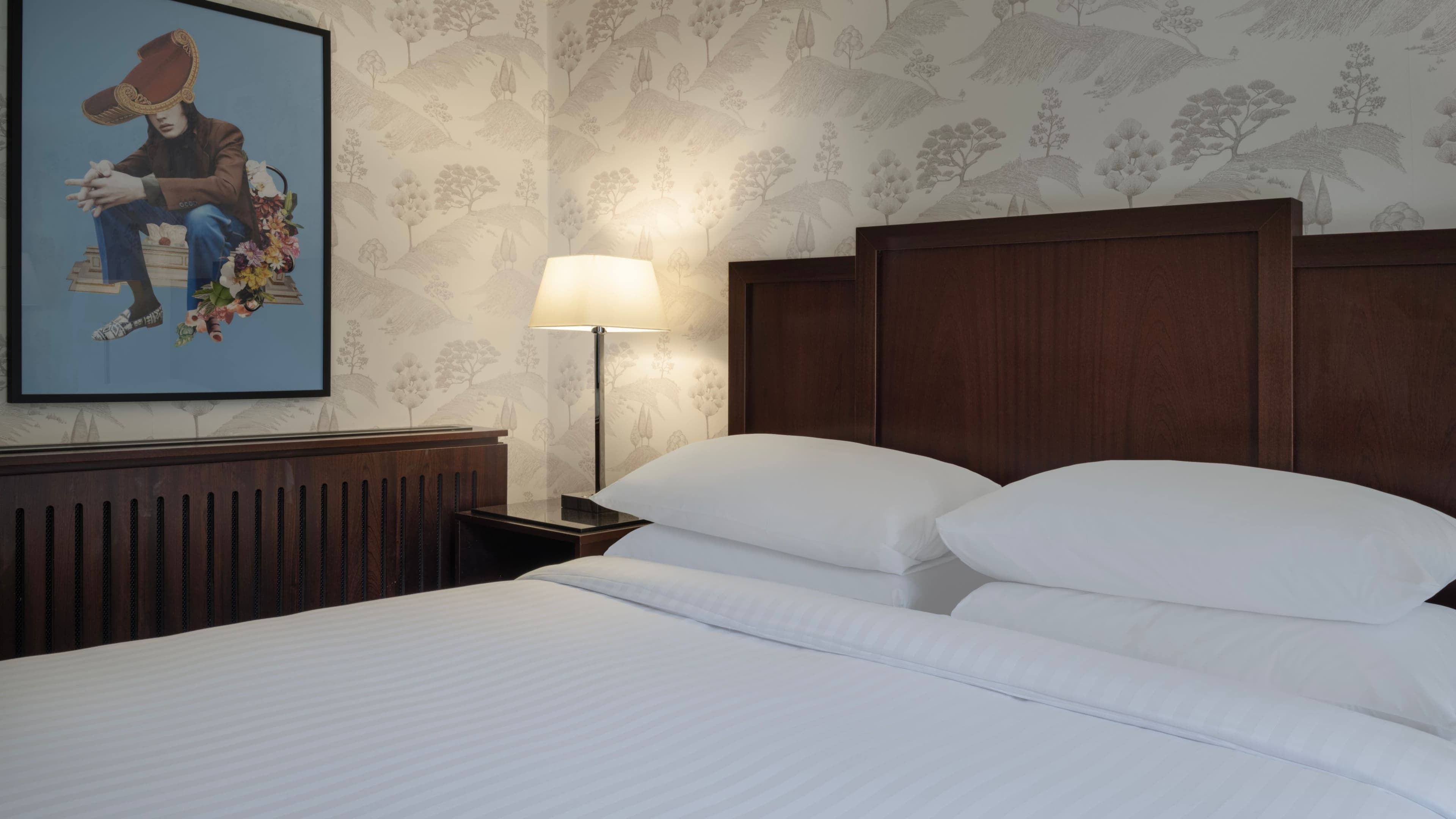 Deluxe Room - Image 5