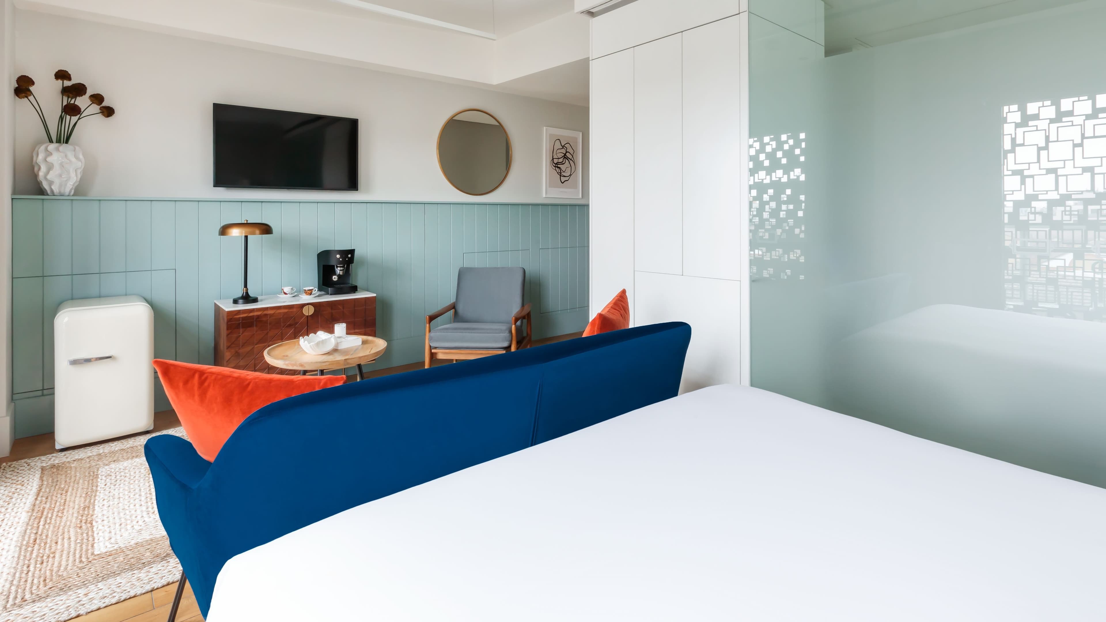 Deluxe Double Room - Image 2