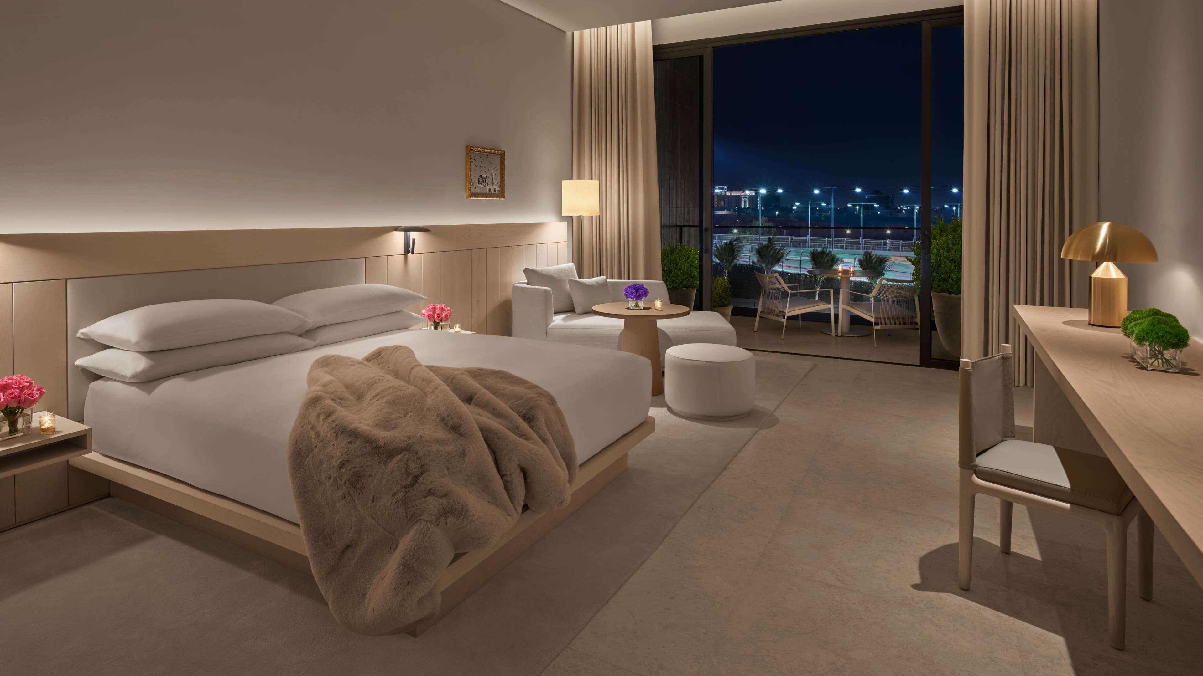 Deluxe King City View - Image 1