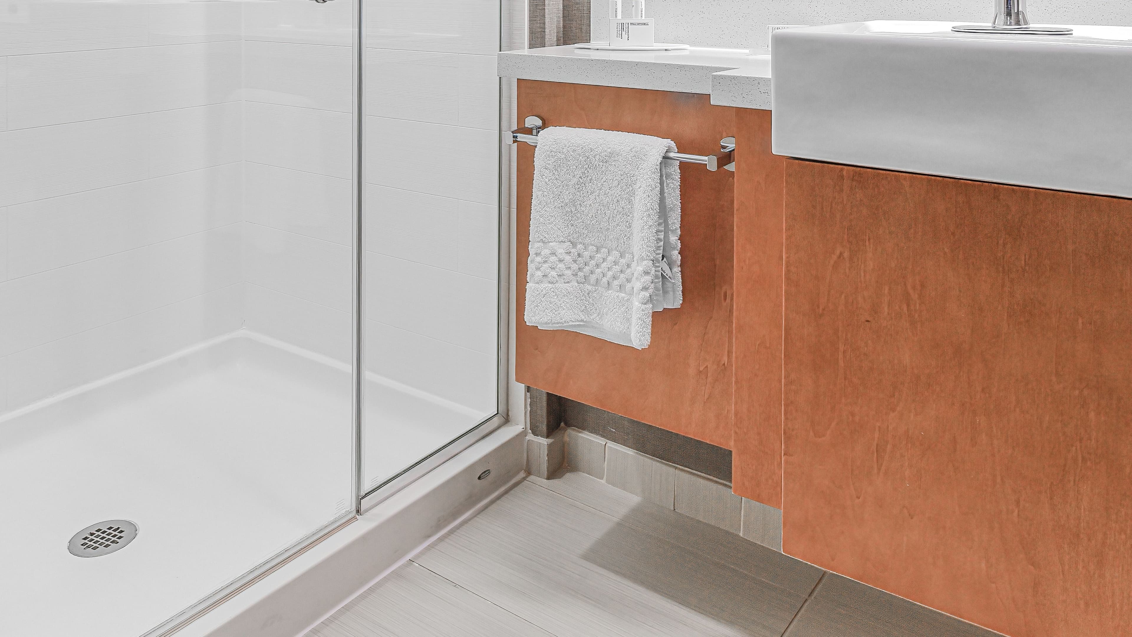 Larger Studio - Image 8