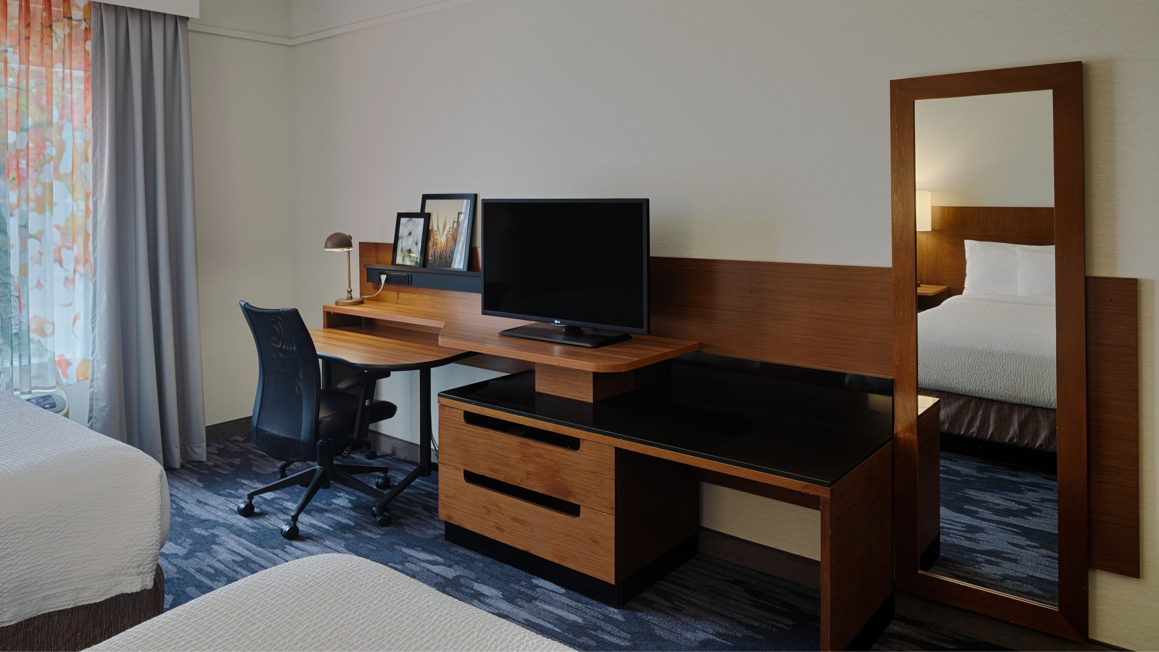 Double Queen Guest Room - Image 2