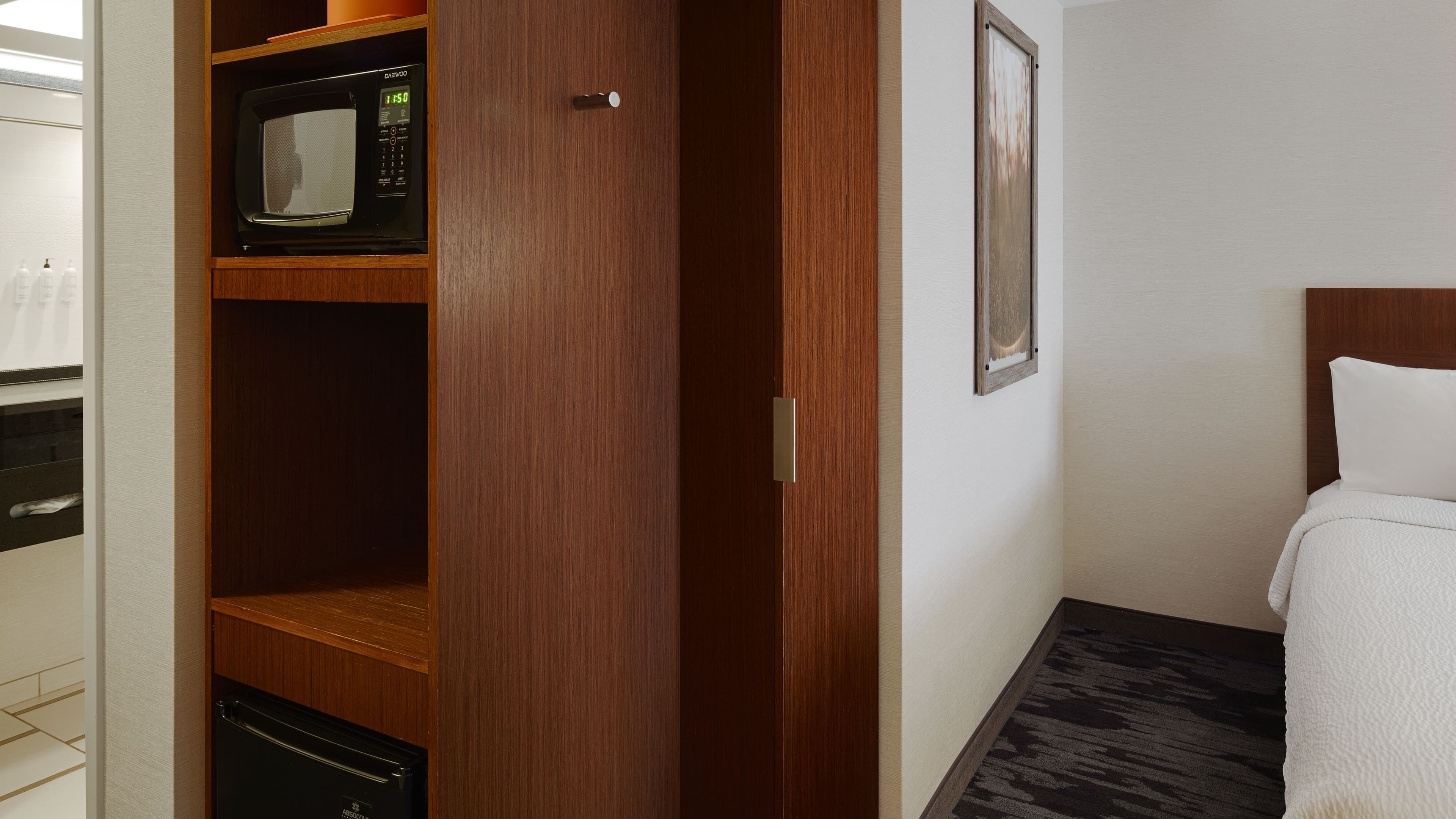 Double Queen Guest Room - Image 3