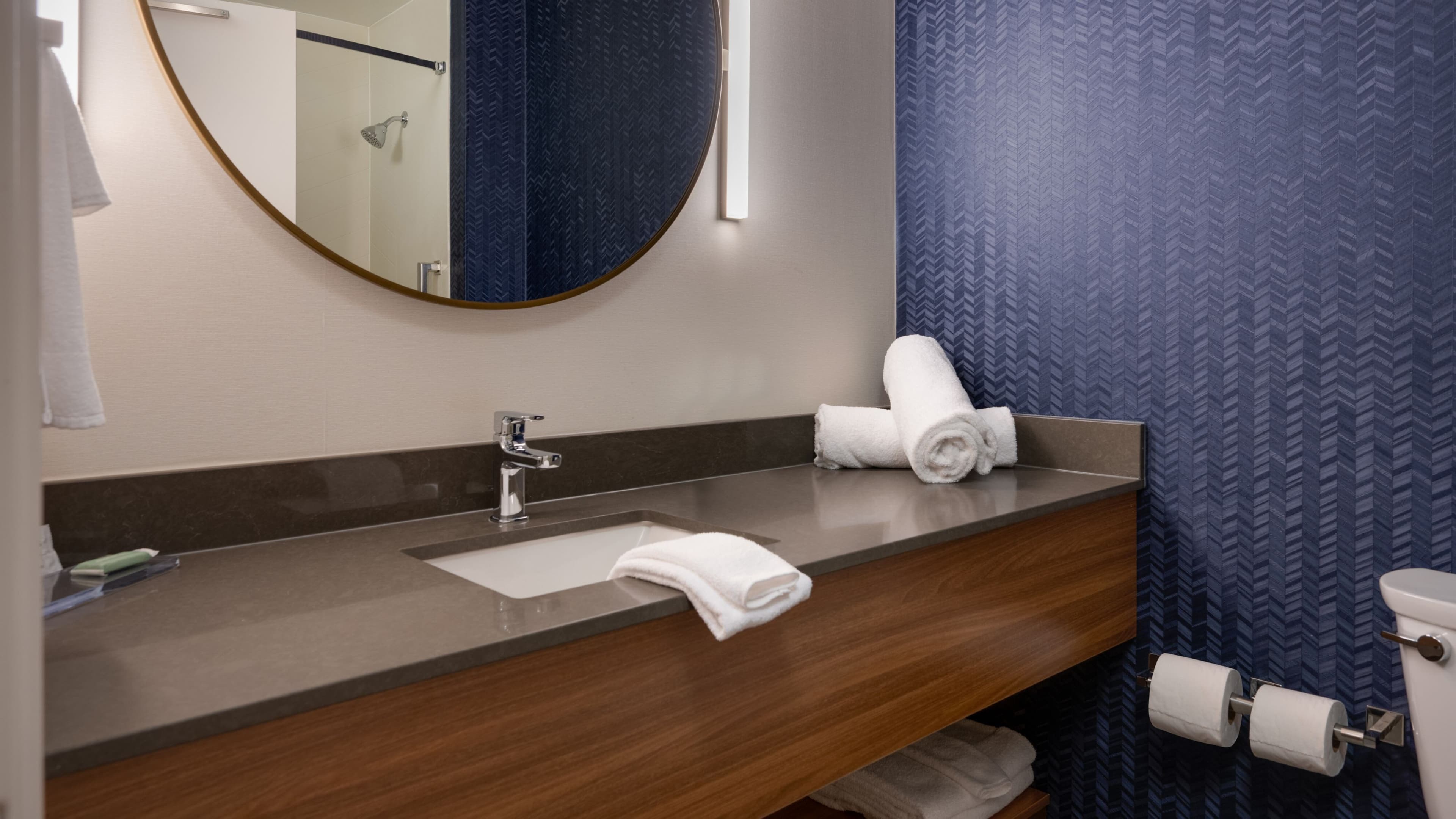 King with sofabed - Image 5