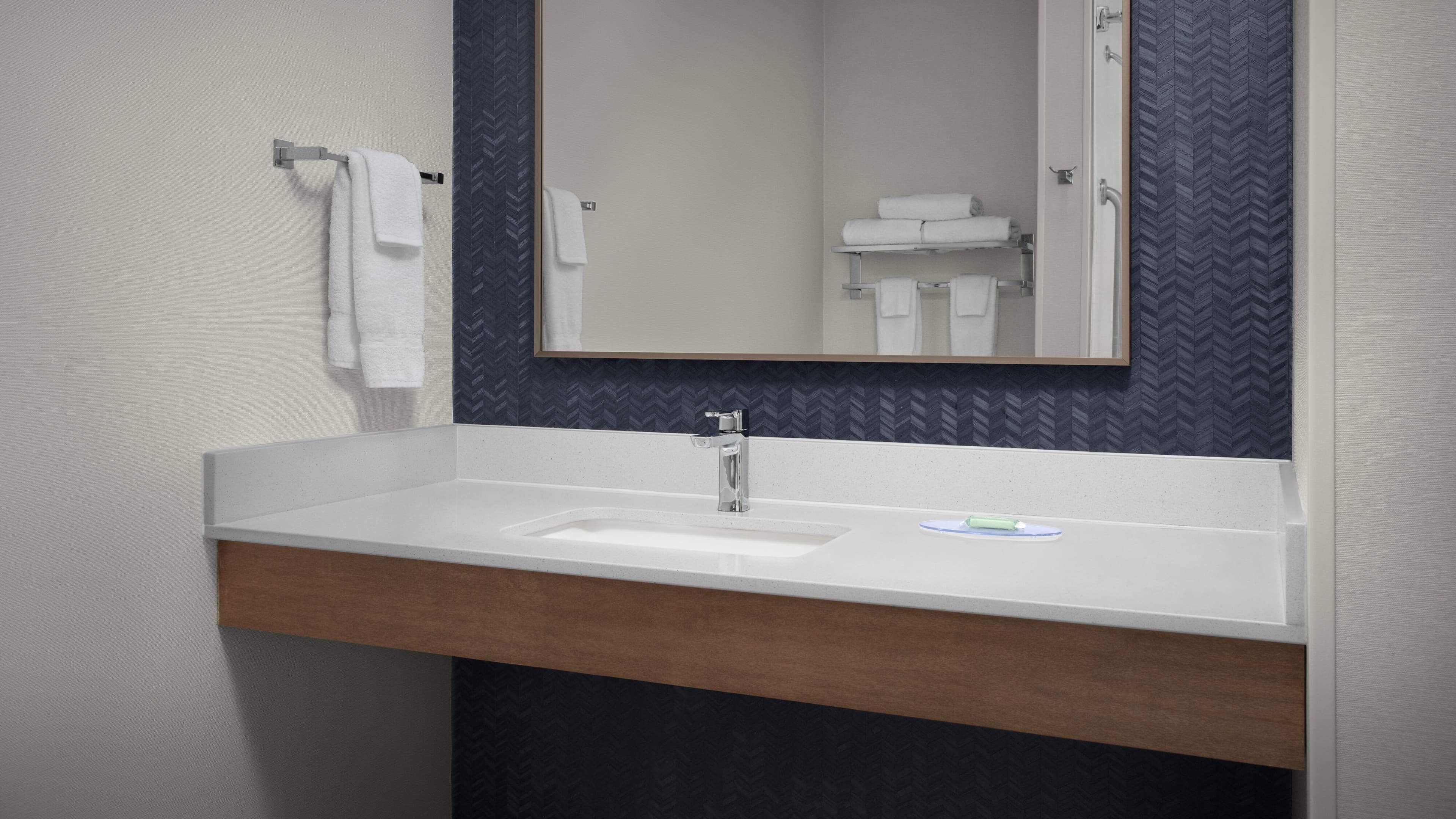 2 Double Bed Guestroom - Image 3