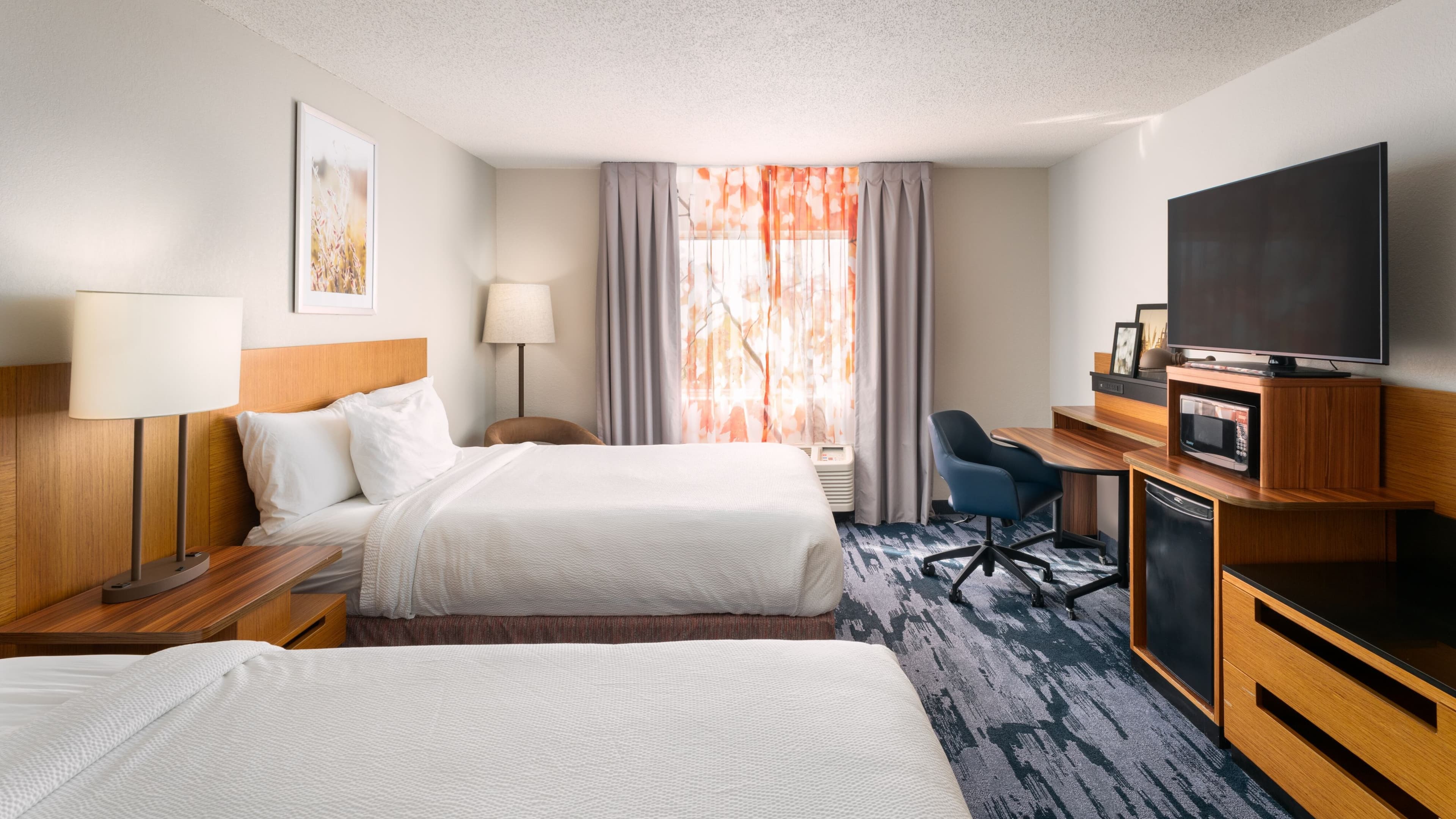 Two Queen Beds - Image 1