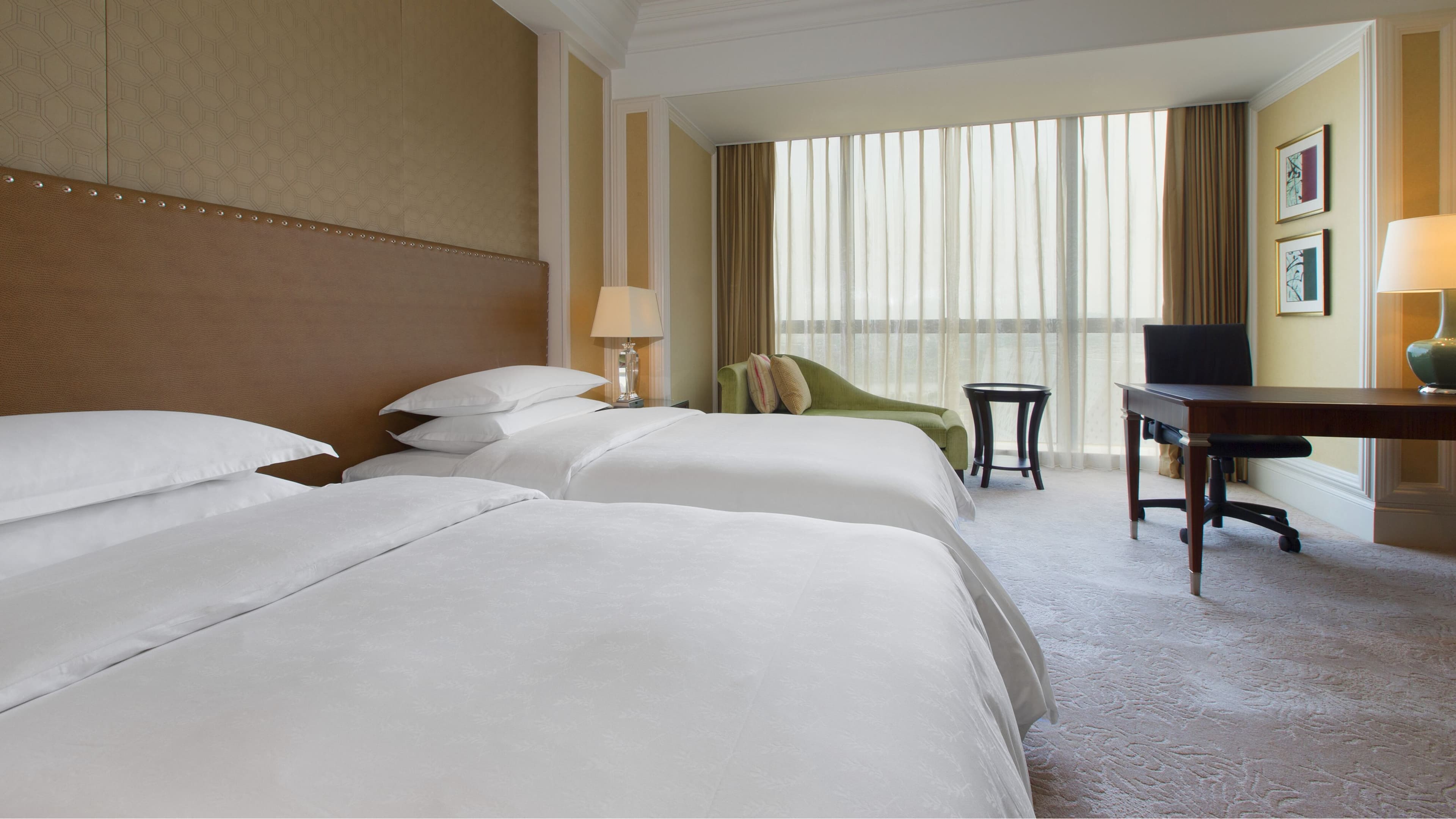 Deluxe Room - Image 1