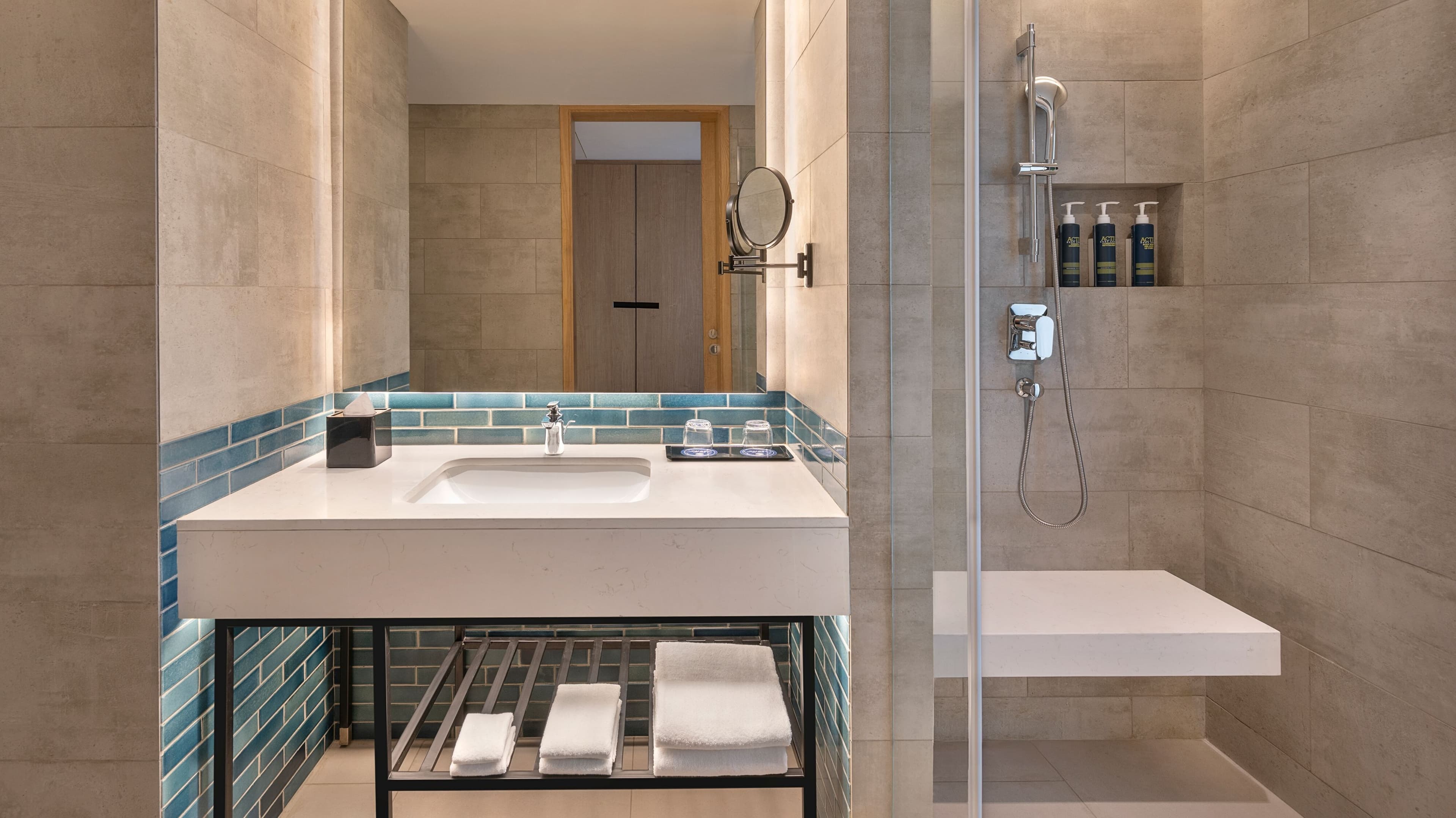 Deluxe Guest room - Image 3