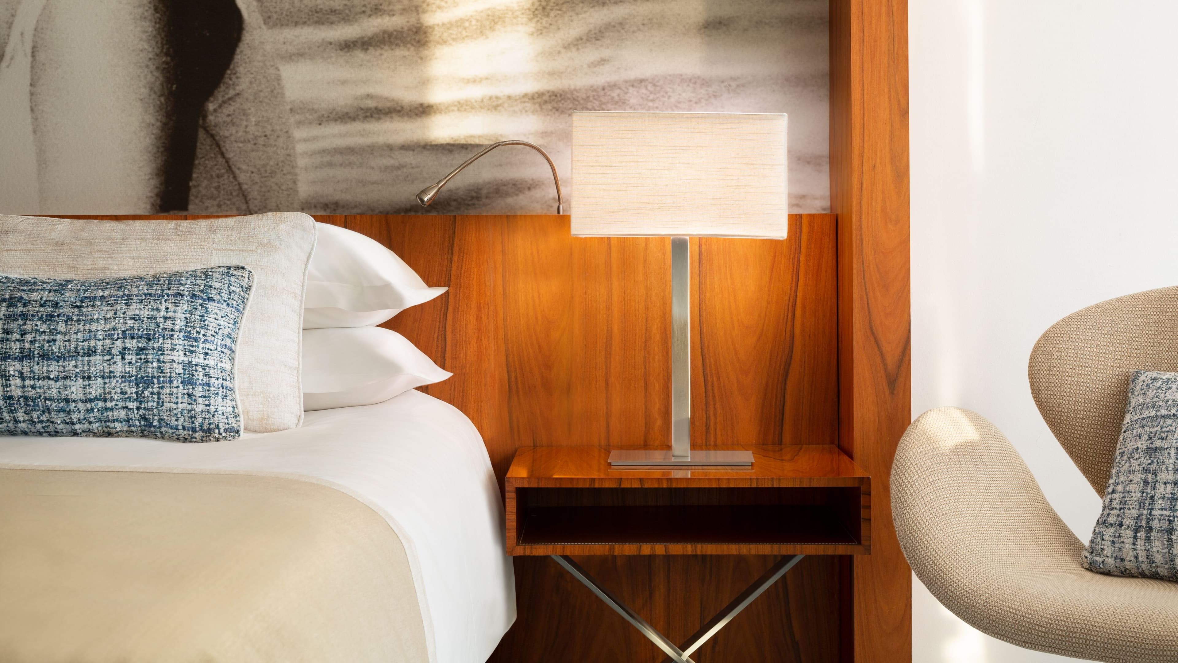 Deluxe Guest room - Image 4