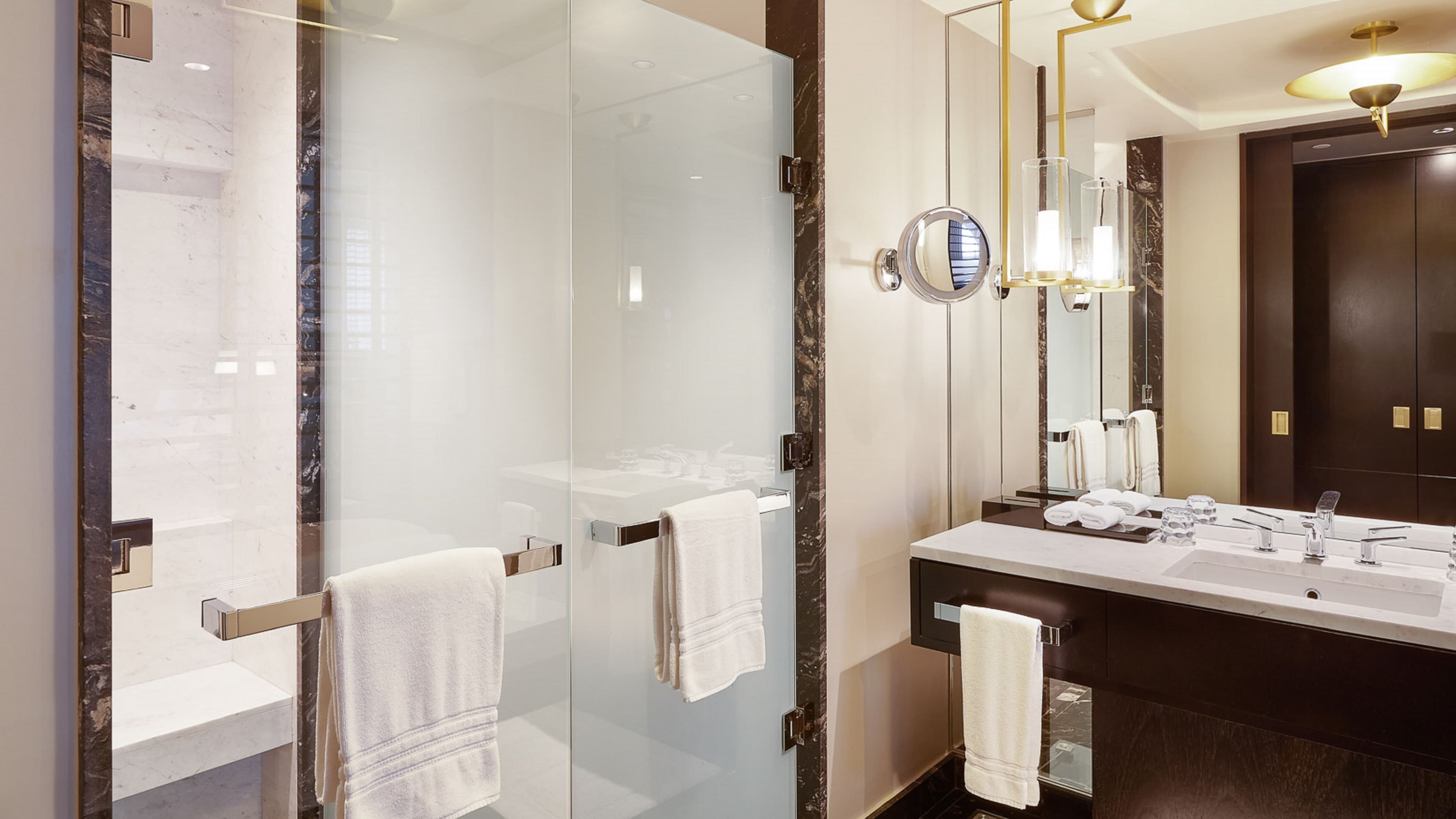 Deluxe High Floor - Image 3