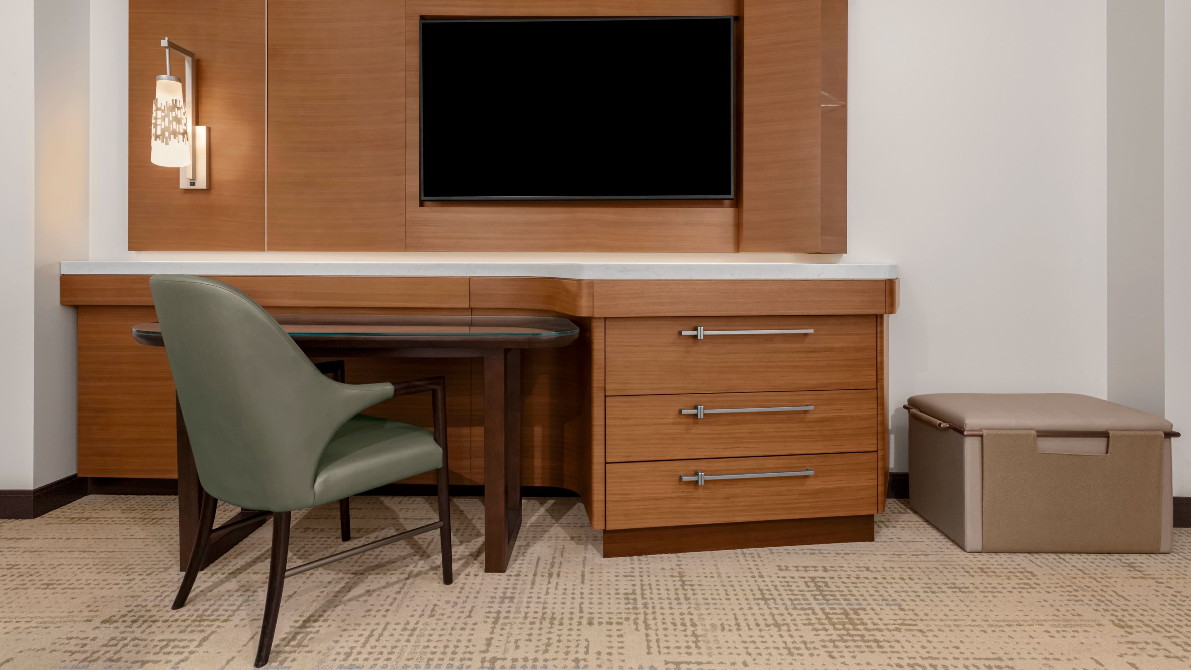 Deluxe Guest room - Image 4