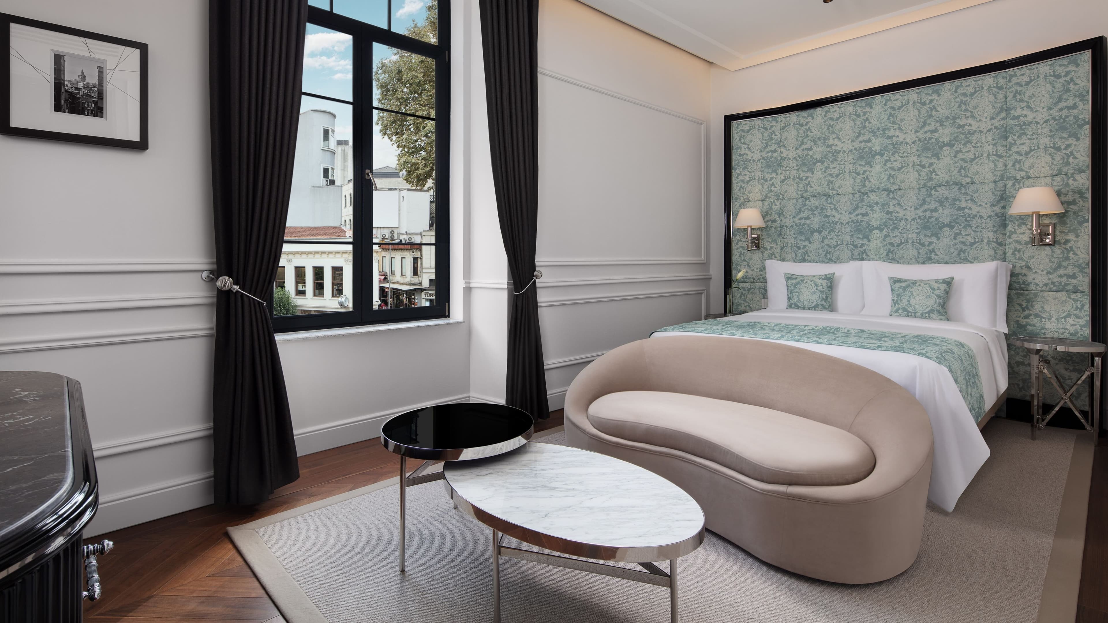 Deluxe Queen - Image 3