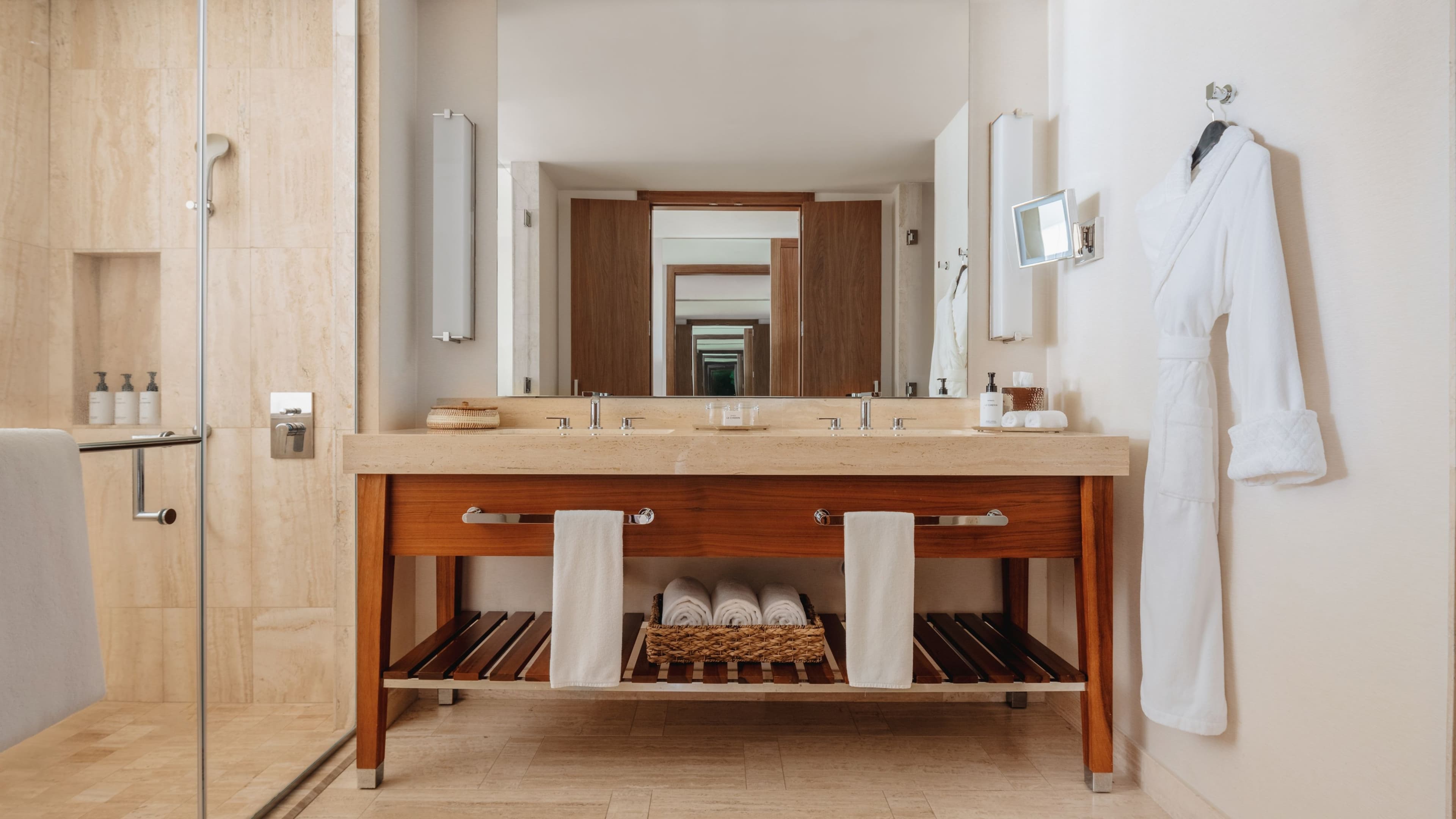 Deluxe City View - Image 2