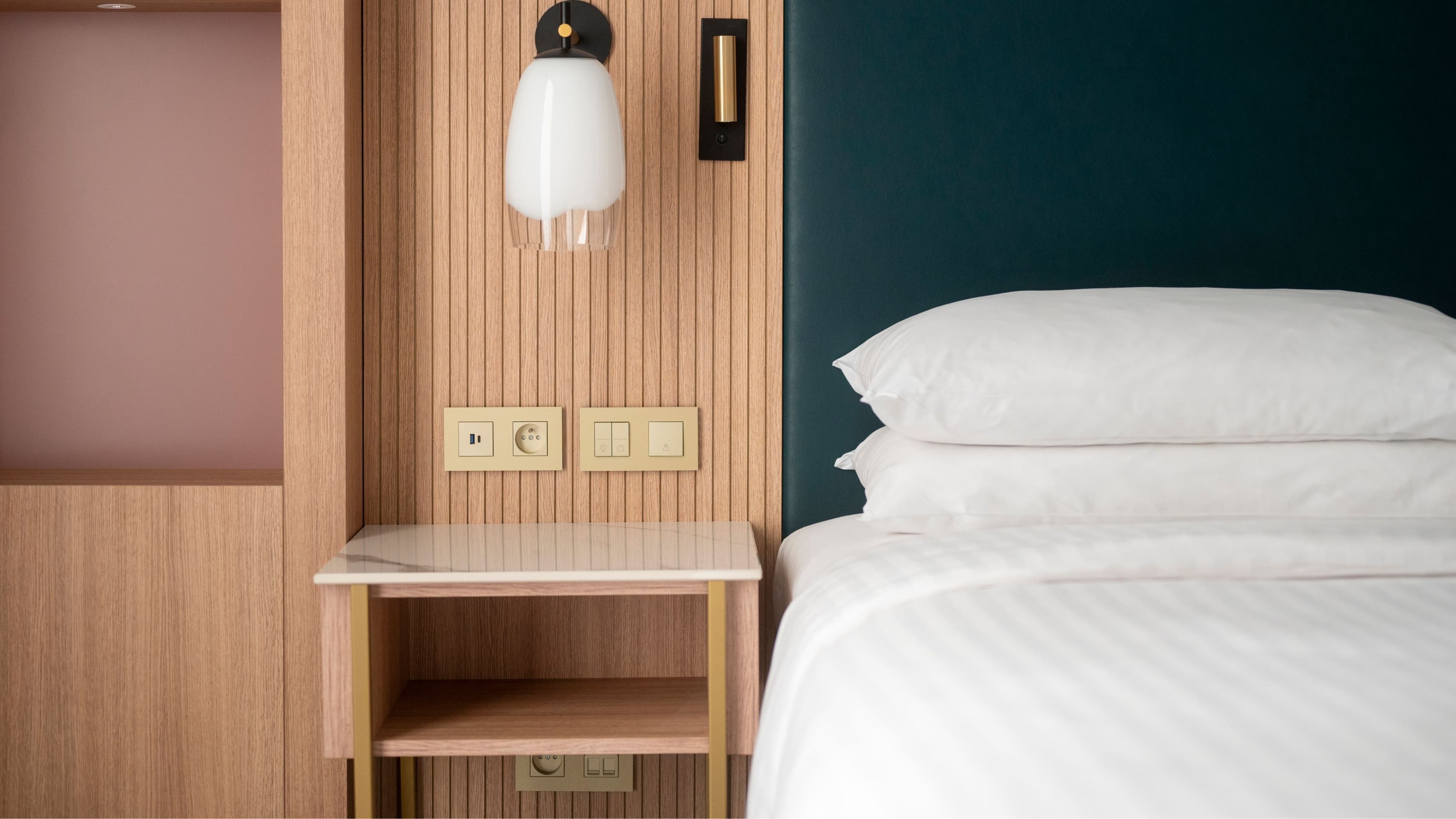 Deluxe Guest room - Image 2