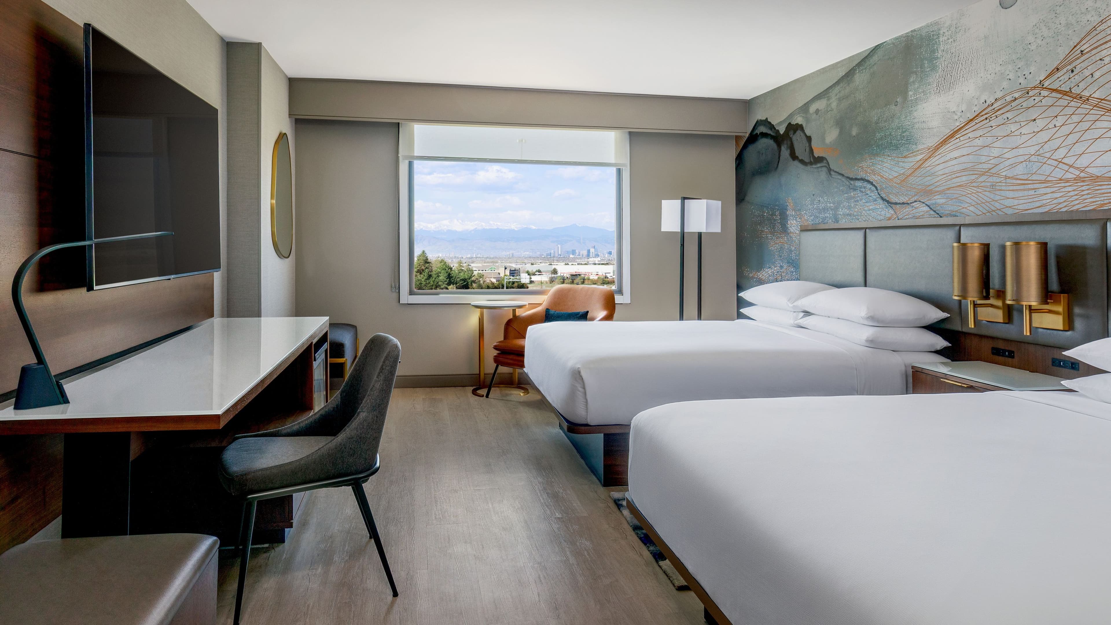 2 Queen w/Lounge Access - Image 1