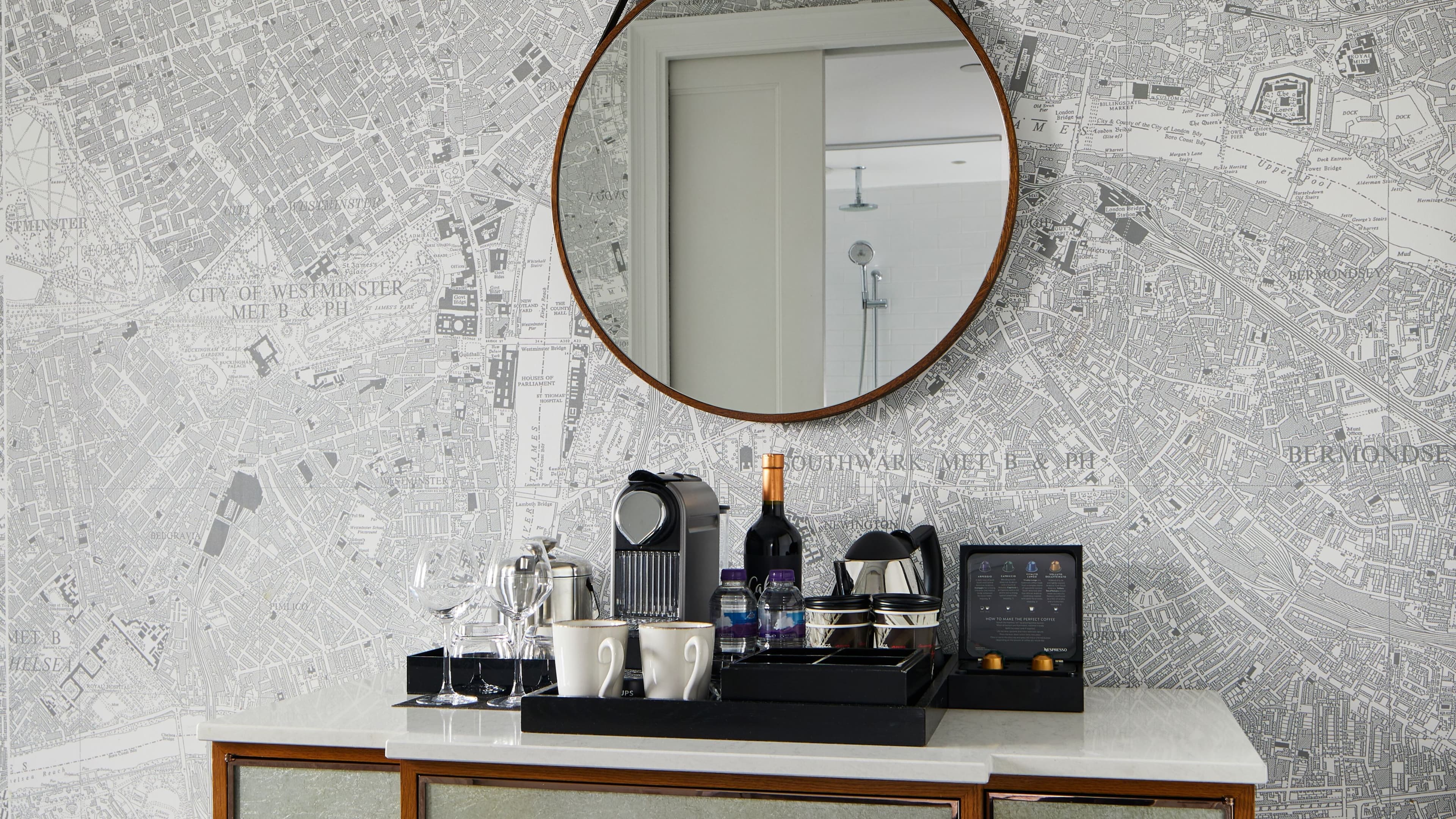 Deluxe Room - Image 4