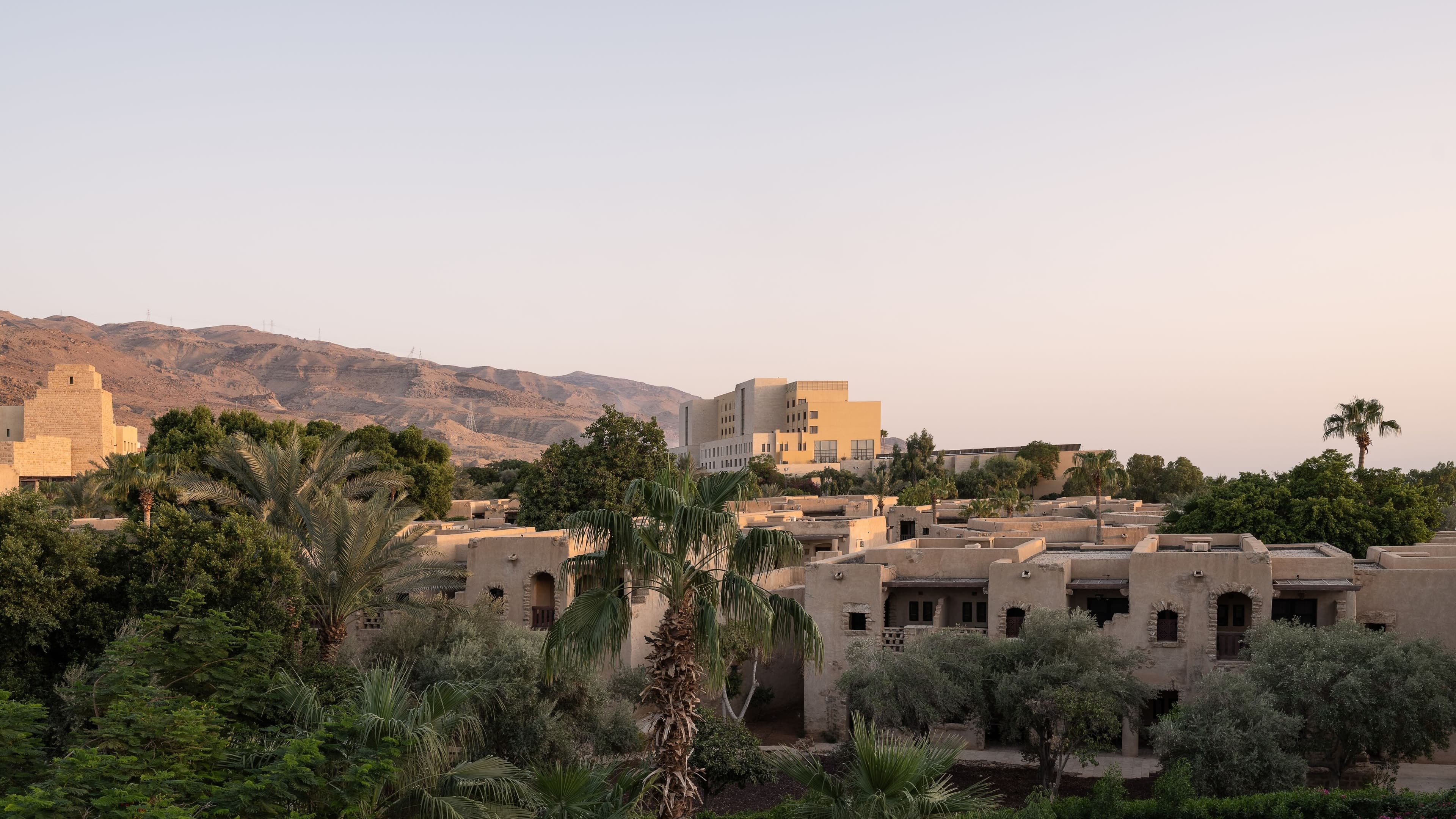 Deluxe Room - Image 3