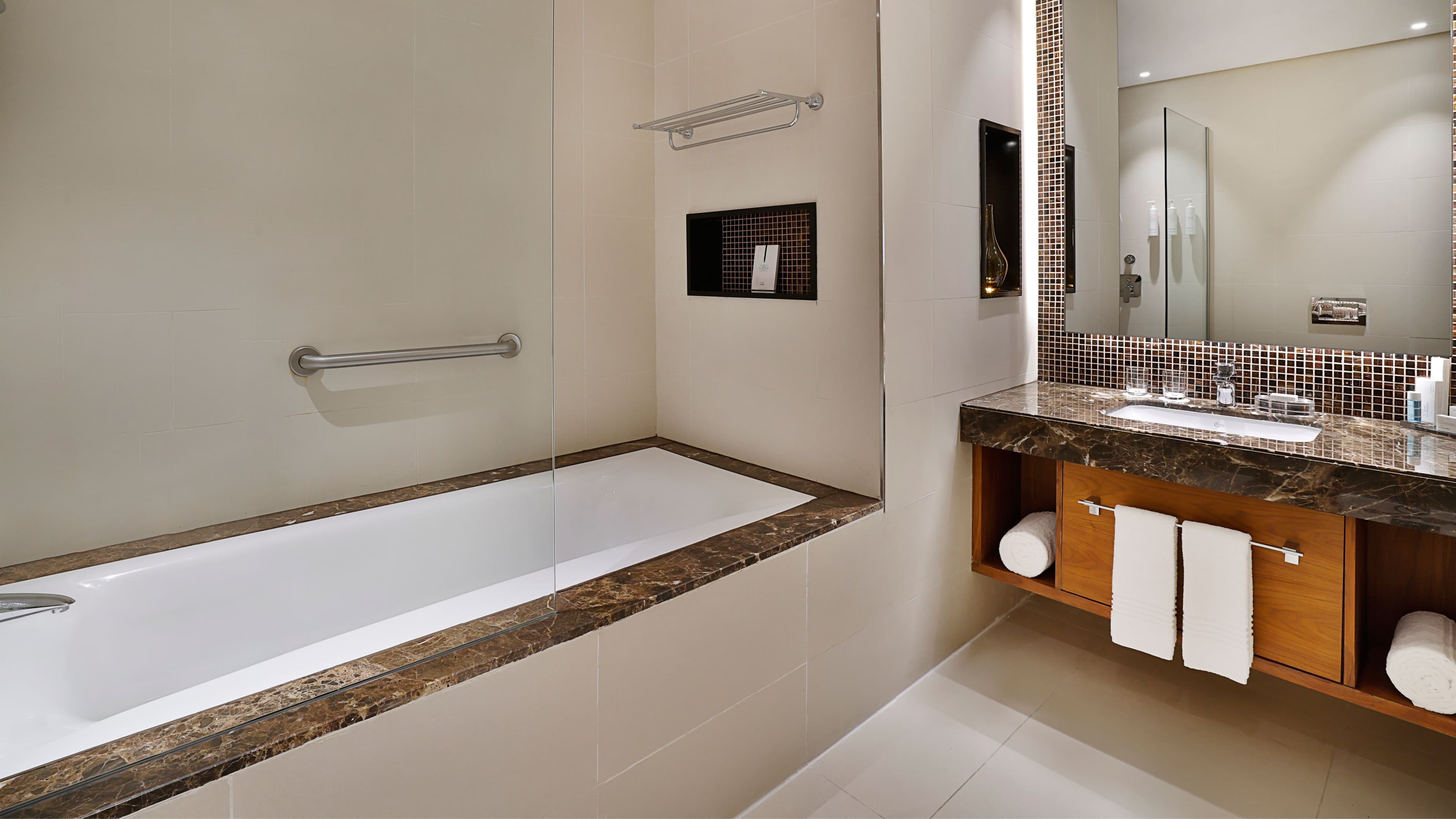 Deluxe Room - Image 2