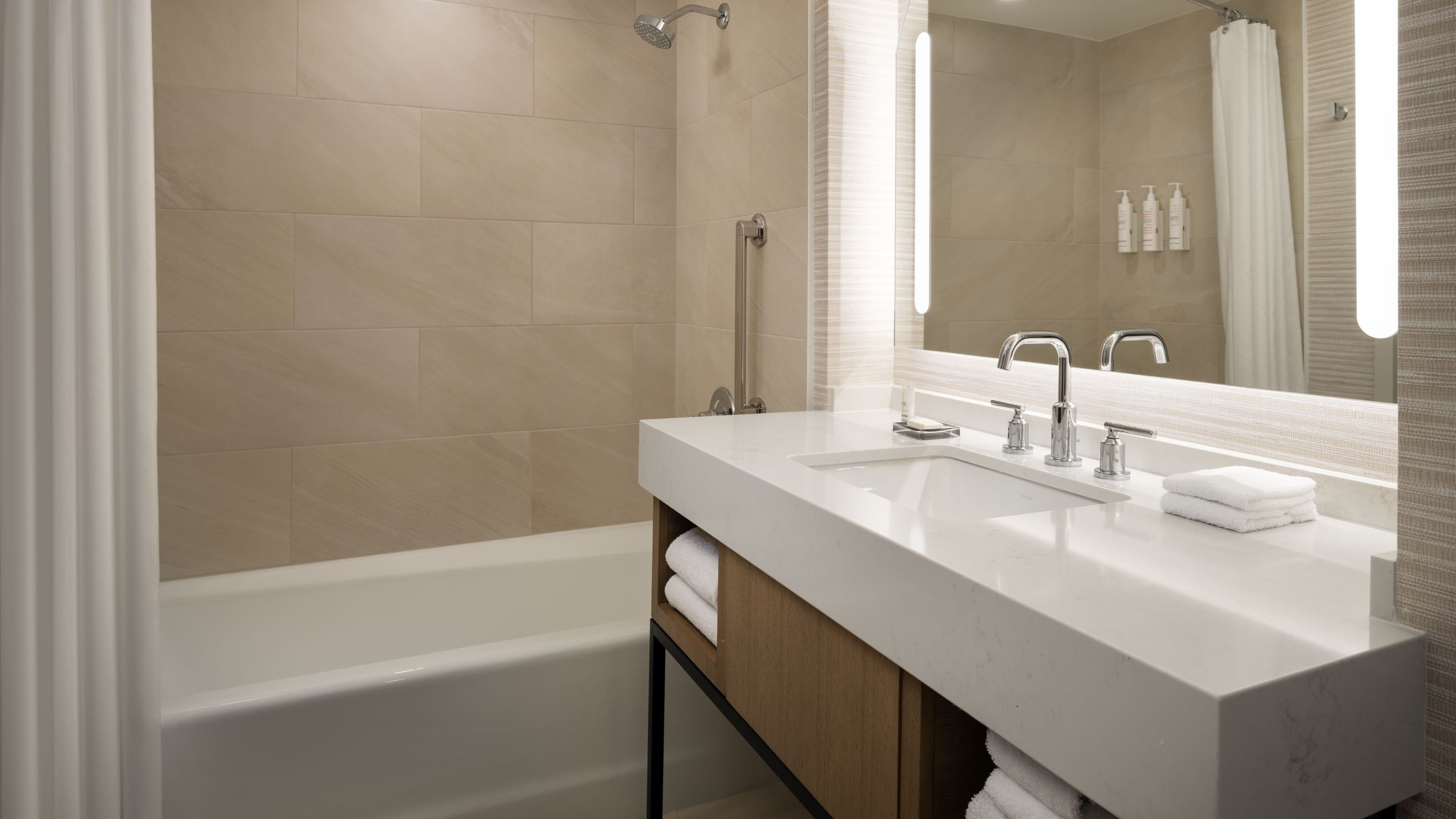 City View 2 Queens - Image 3