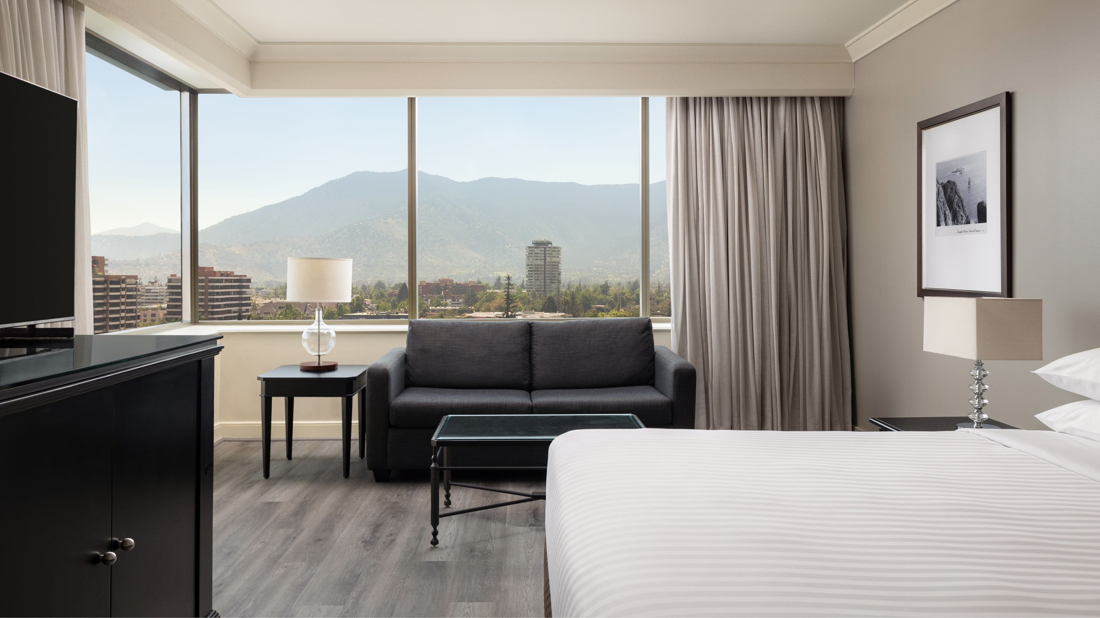 Deluxe Guest room - Image 4