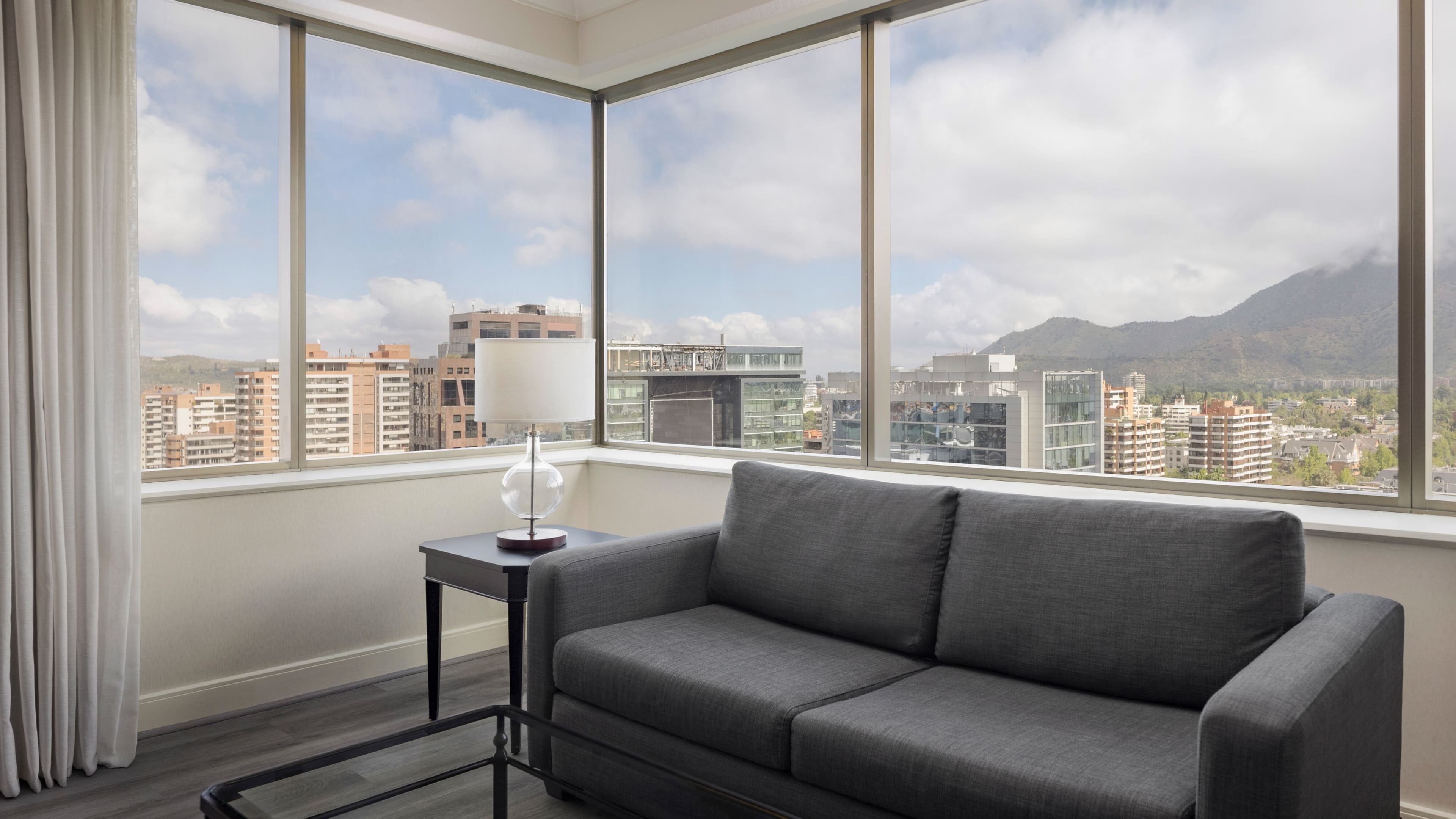 Deluxe Guest room - Image 5