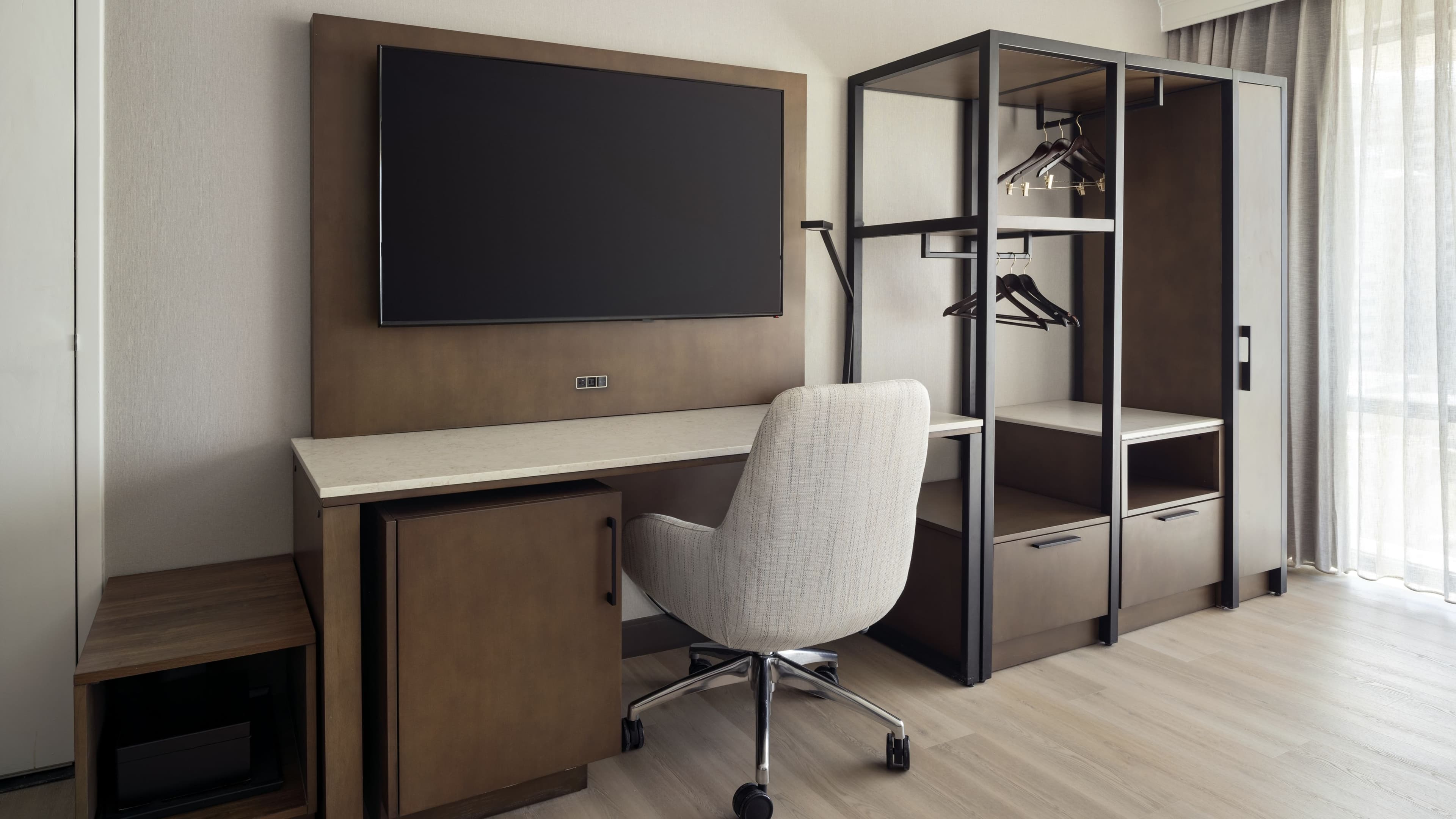 Deluxe Guest room - Image 3