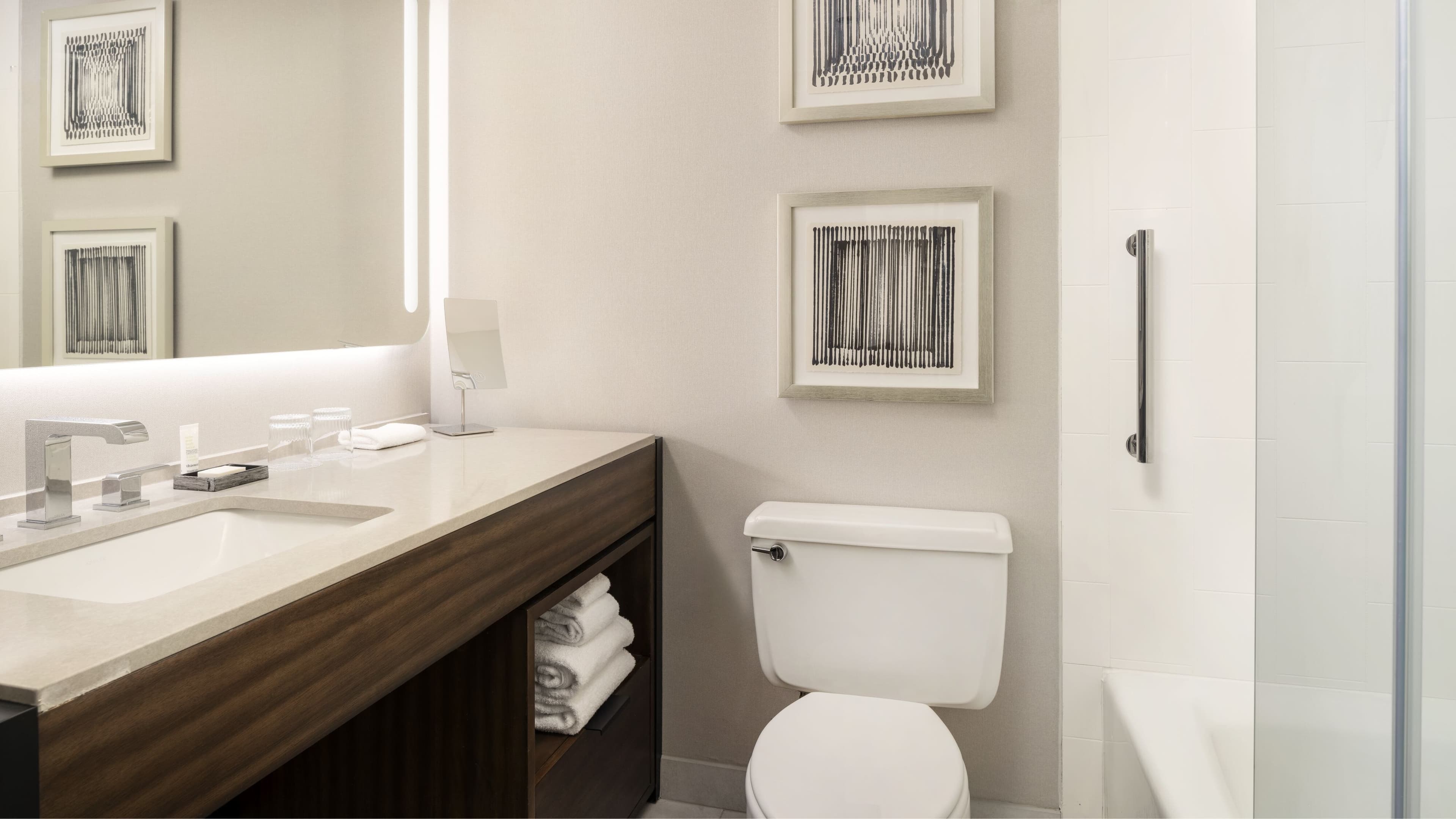 Deluxe Guest room - Image 6